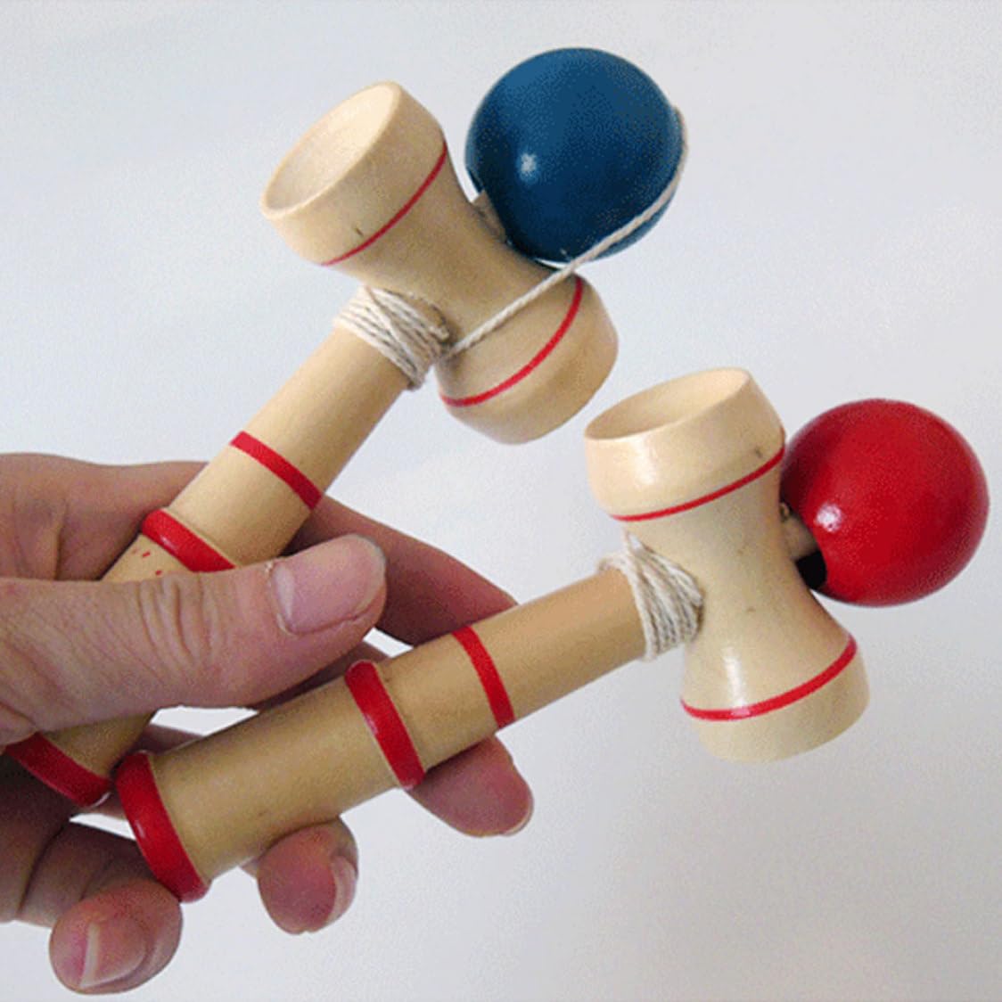 Giocattolo in legno Kendama Blue Ball Cup Game Classic Bilancing Skill Game Abilità in legno