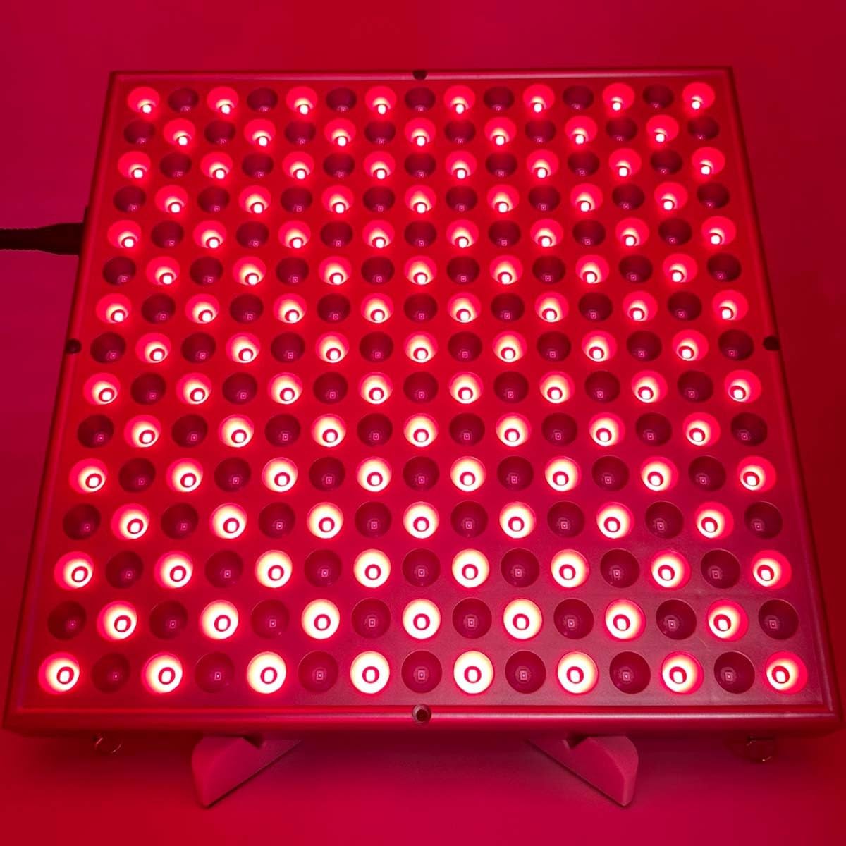 Lampe de luminothérapie par la lumière rouge 225 LED 660nm-850 nm. Consommation 45 W Soulage les douleurs et réduit la fatigue