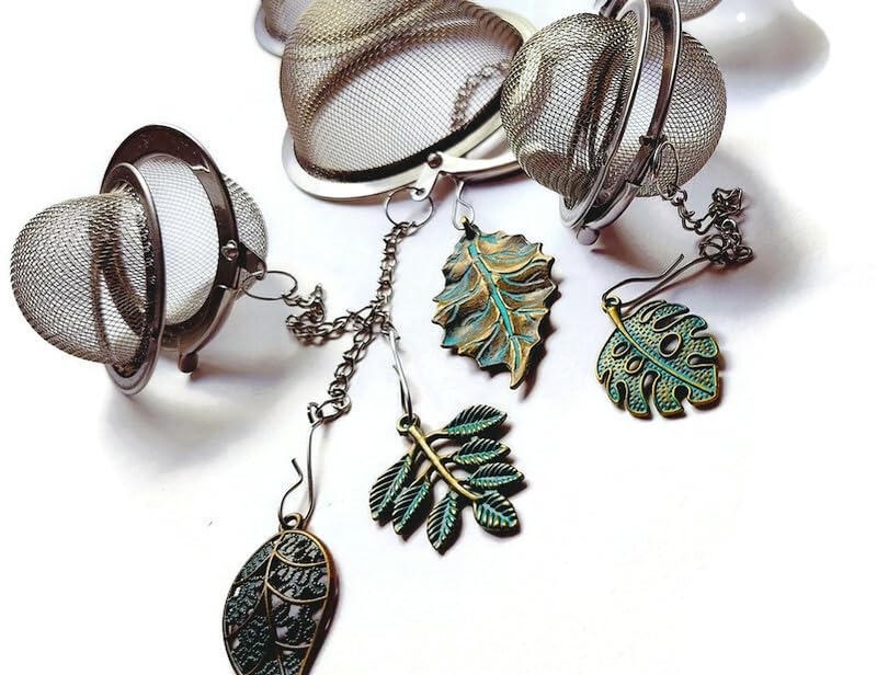 Mixed Green Leaf Tea Infusers with Leaf Charms Assorted - 4 pcs