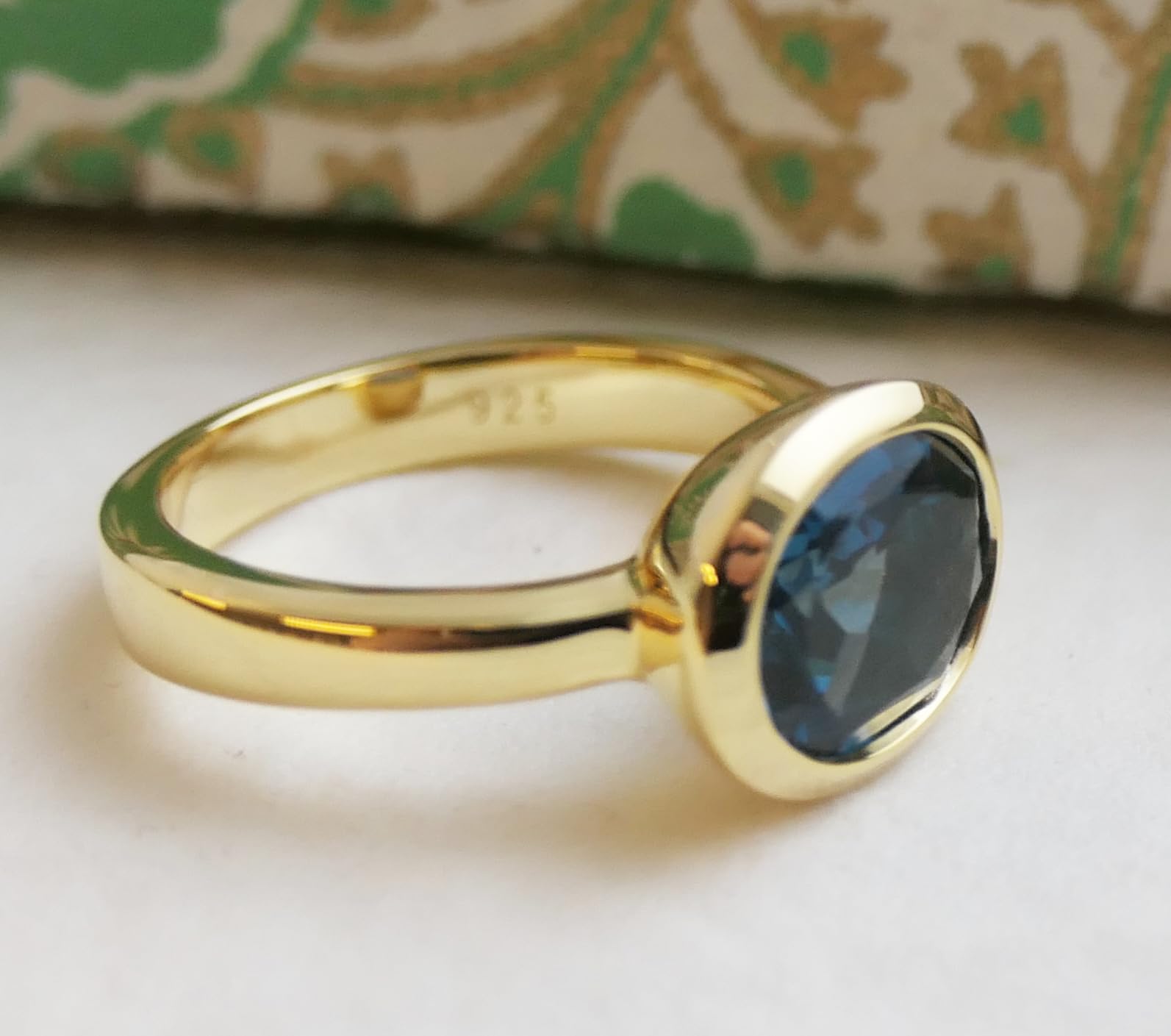 Anillo de plata de ley chapada en oro con topacio azul Londres US Size 7 / Diameter 17.3