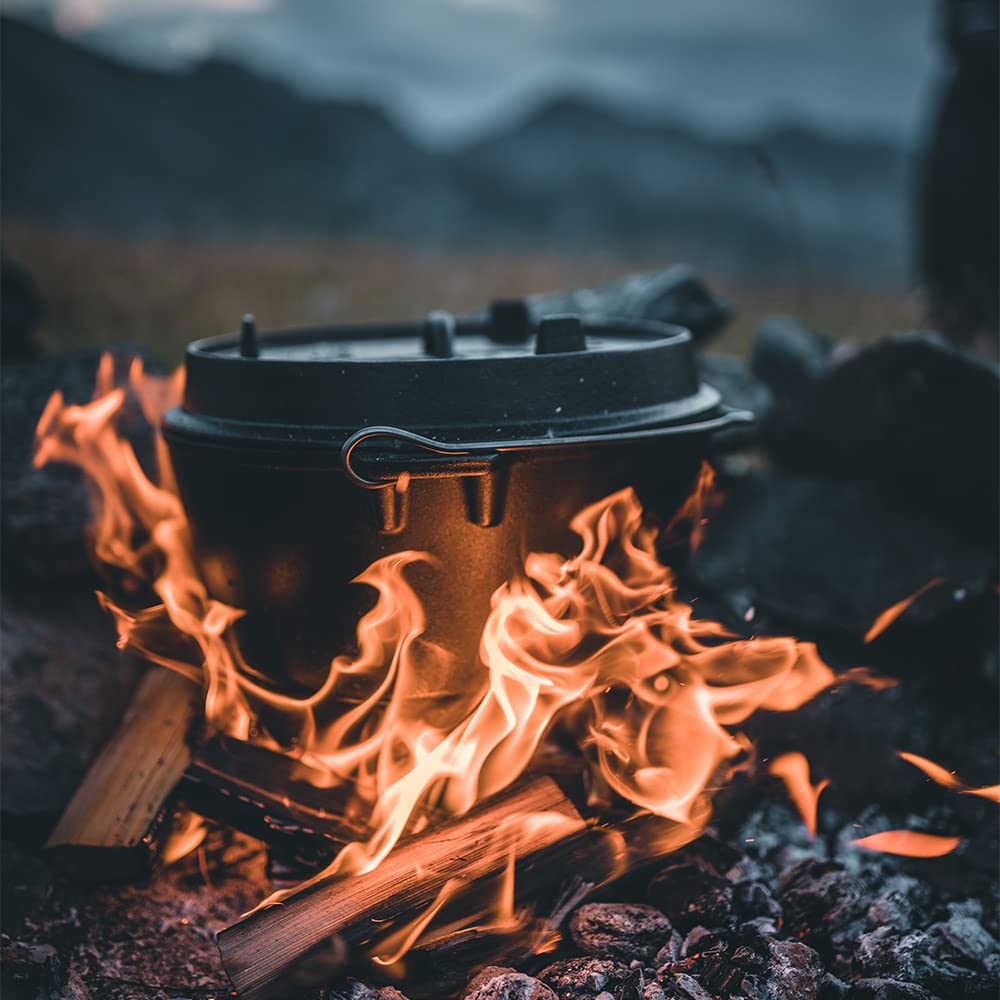Petromax Feuertopf (Dutch Oven) Set´s (FT9, planer Boden) | Original Gusseisen | mit Deckelheber und Pflegepaste | ohne Einbrennen | Einsteiger-Set | robust & vielseitig