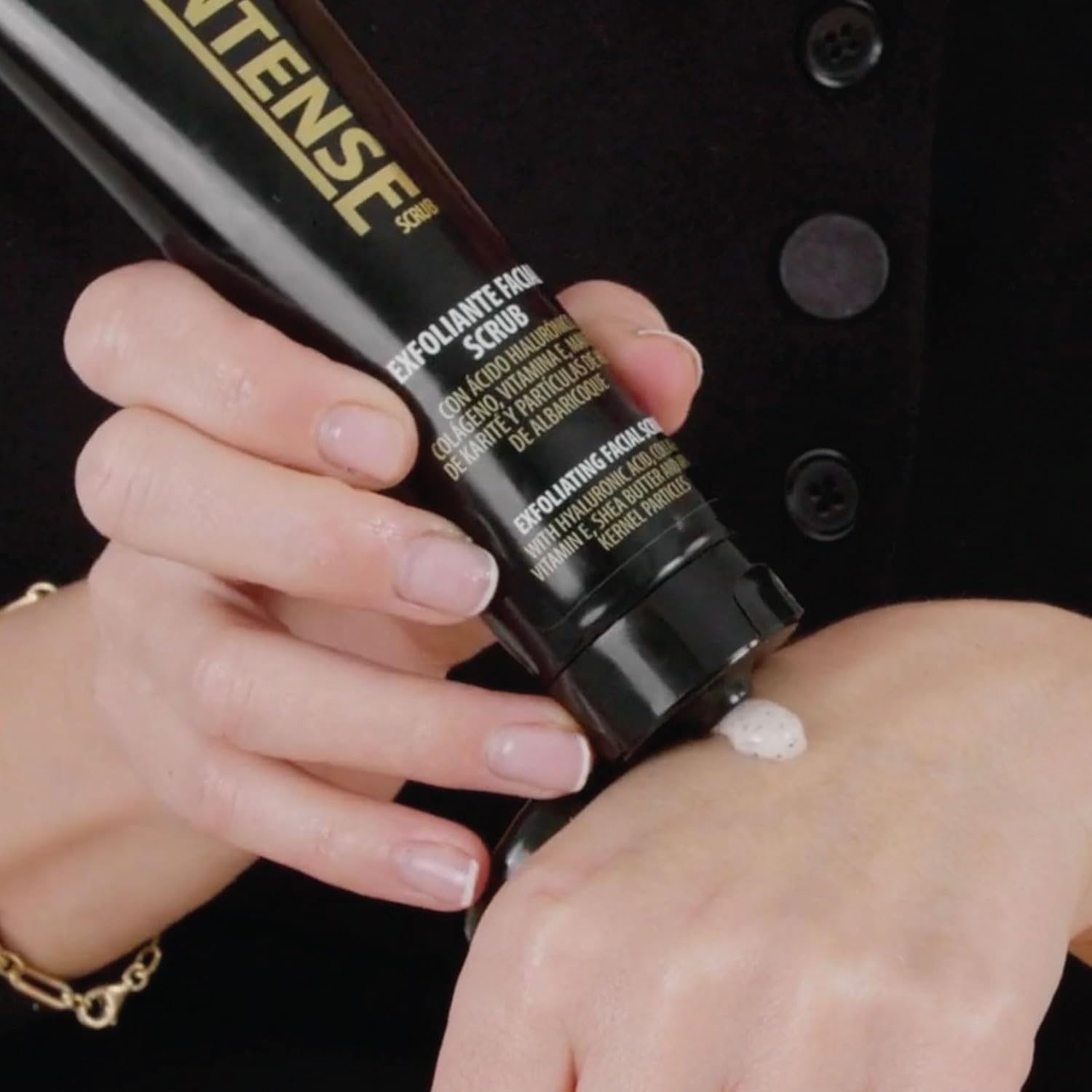 Tahe Intense Facial Scrub Exfoliant with Hyaluronic Acid, Collagen, and Vitamin E, 100 ml.