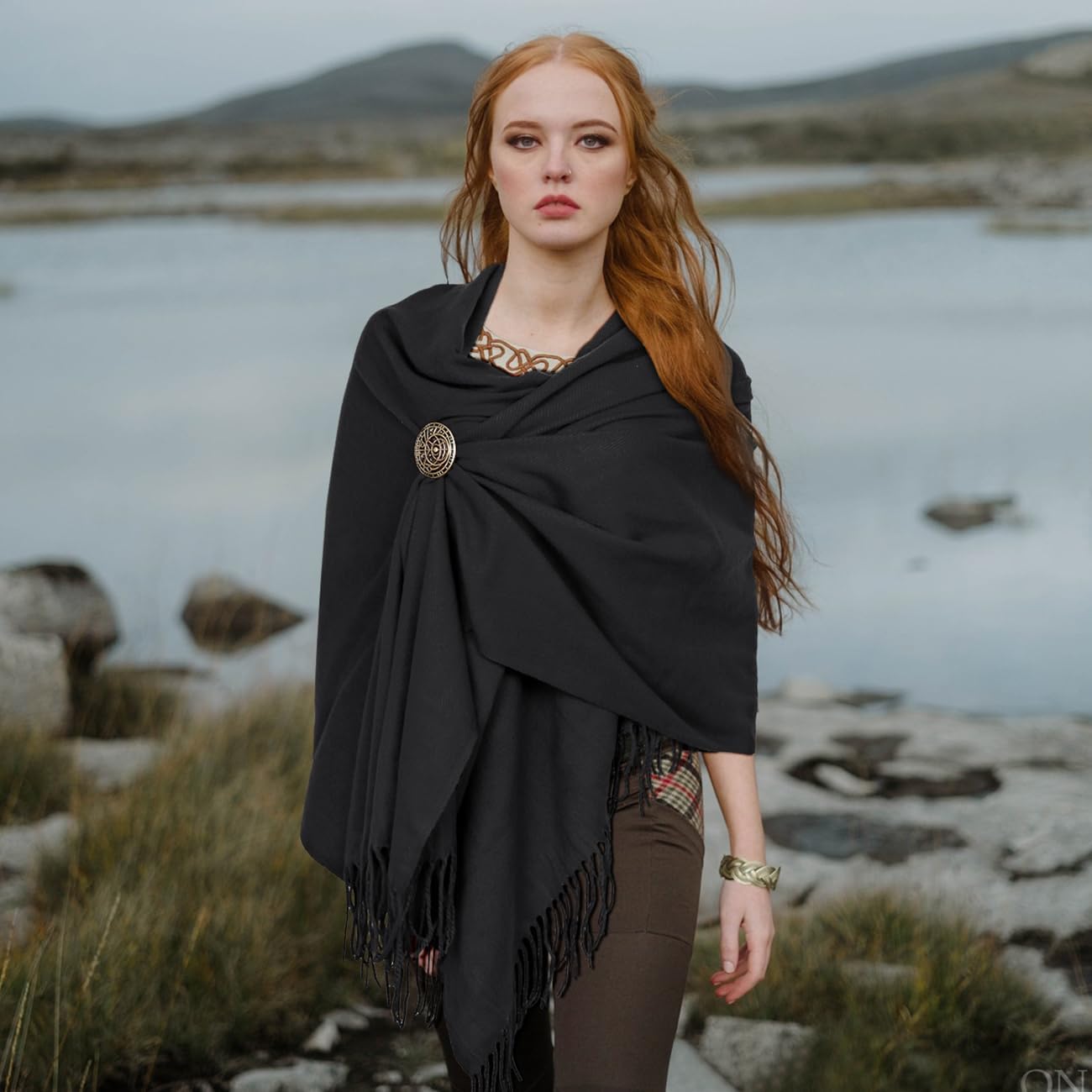 L'VOW Viking Cloak Medieval Half Shoulder Cape with Brooch Renaissance Roman Shawl Cape for Men Women - Image 3