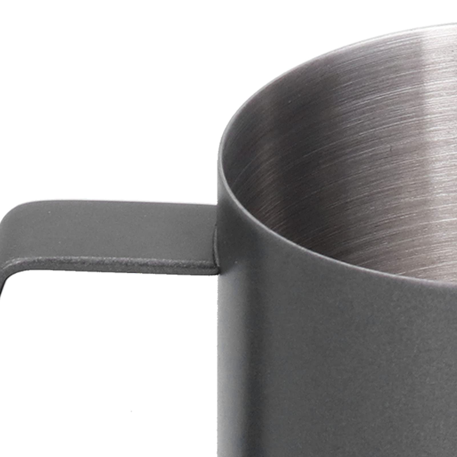Schwarzes Milchkännchen langlebiger Milchaufschäumer aus Edelstahl 304 sicherer und gesunder Kaffeeaufschäumkrug mit spitzer Öffnung für Wasser Säfte,Eine Farbe-350ml
