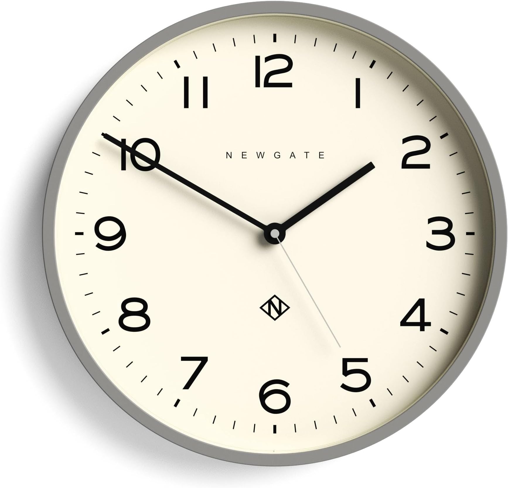 NEWGATE® Number Three Echo wall clock | Modern round clock | 37cm | Grey | Easy to read numbers | Ideal for kitchen, living room or office