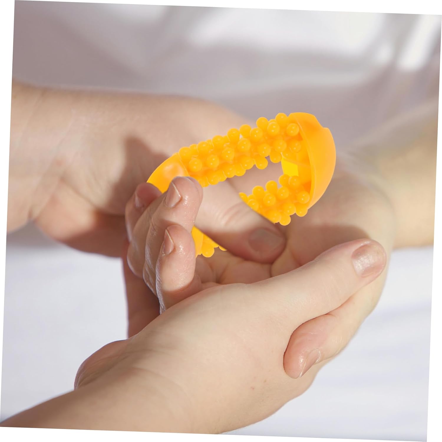 Finger Roller Tool for Hand Therapy Portable Massage Device for Finger Circulation Relief for
