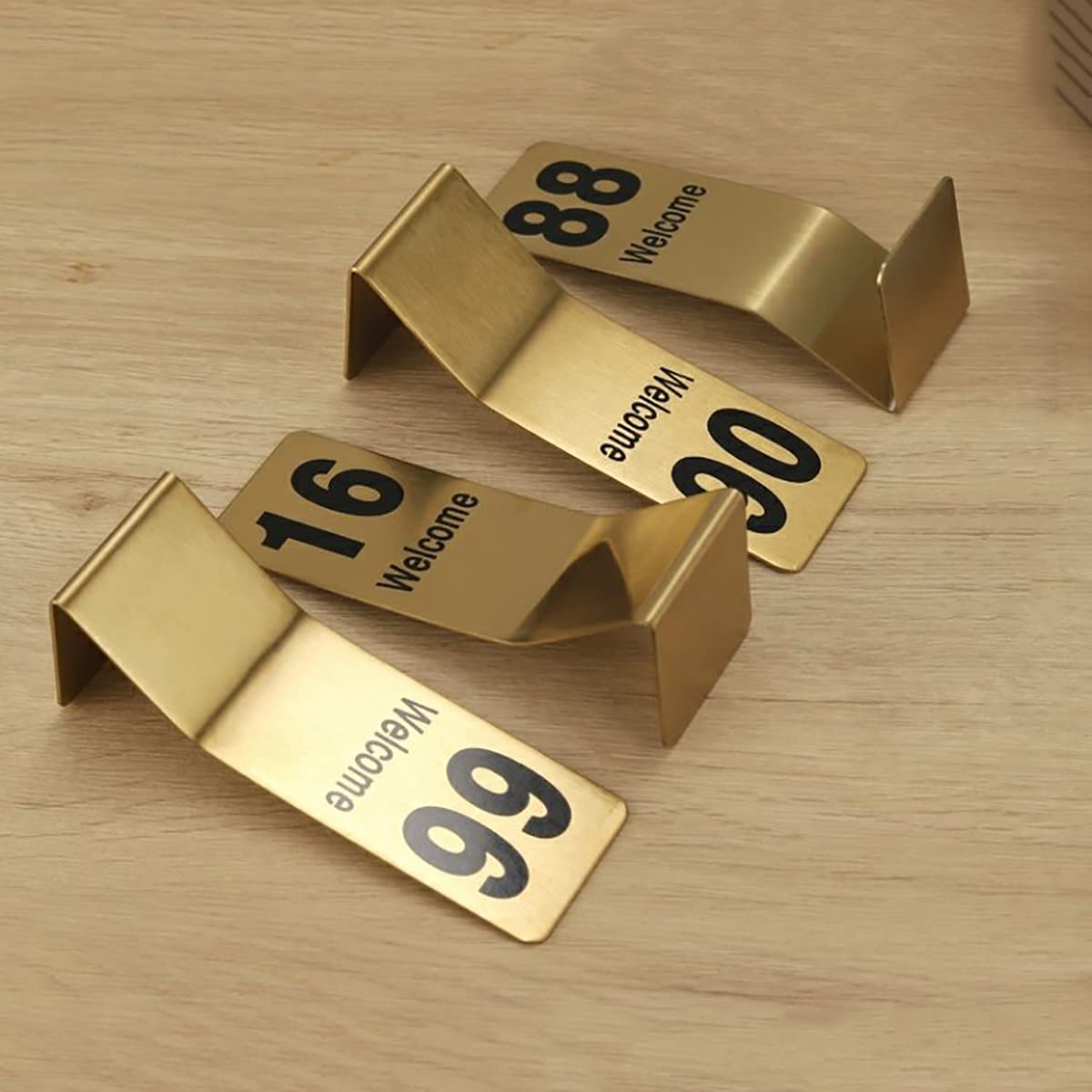 Zestaw numerów stołów, Numery stołów, winietki, stal nierdzewna, złote, dwustronne, w kształcie litery L, 14,5 x 5 cm, opakowanie 50 sztuk na imprezy
