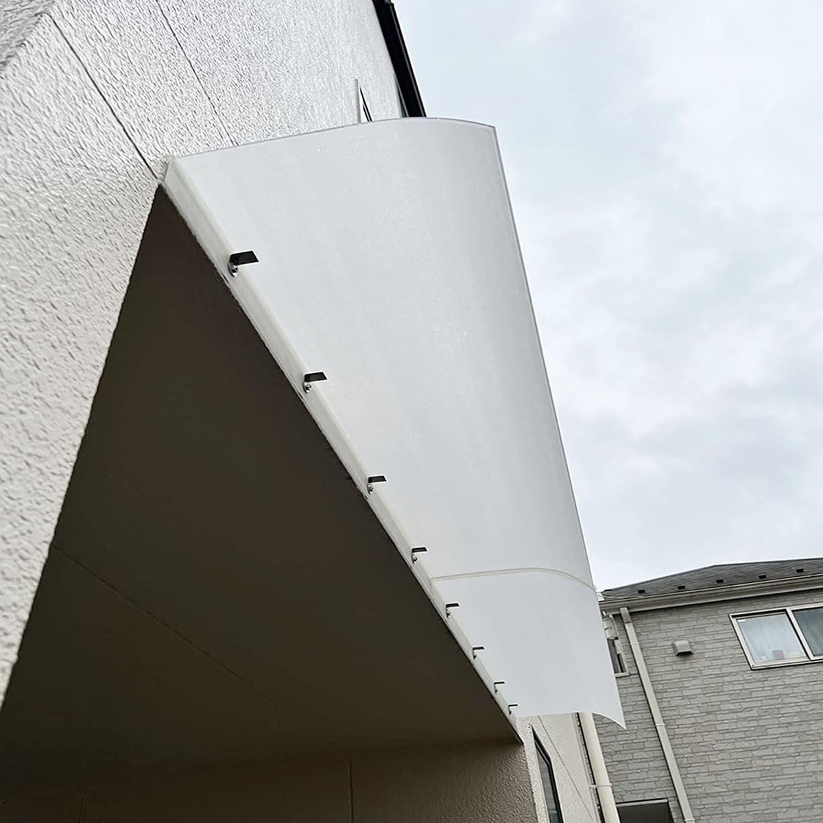 Amazon.co.jp: 後付け庇 雨よけ 玄関ひさし テラス庇 窓キャノピー