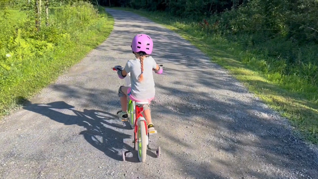 MBF® Casque Vélo Enfant Réglable Protection Casque Ajustable Coudières MBF® Casque Vélo Enfant Réglable Protection Casque Ajustable Coudières
