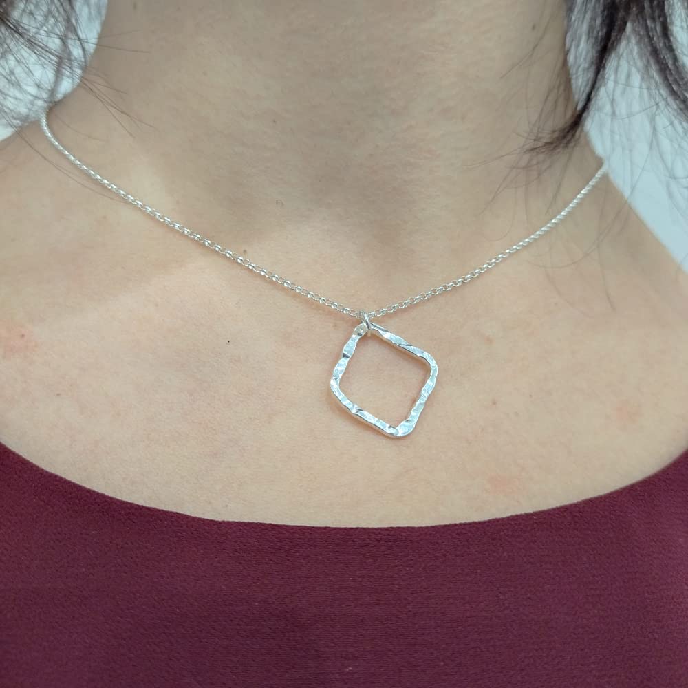 Catenina Donna Argento rodiato 925 con ciondolo geometrico in argento rodiato 925 martellato gioiello donna ragazza elegante vintage di tendenza moda Made in Italy