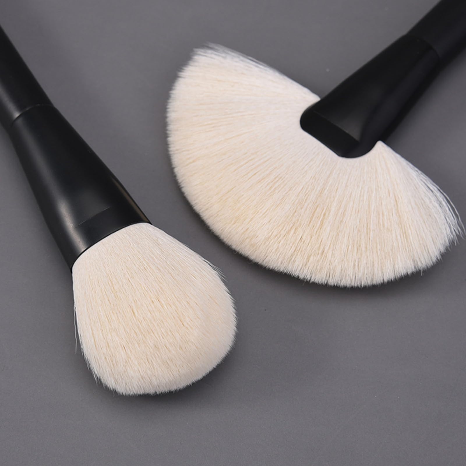 Juego de Brochas de Maquillaje Kit de maquillaje 18 piezas for sombras ojos, base y brochas Profesional(Schwarz)