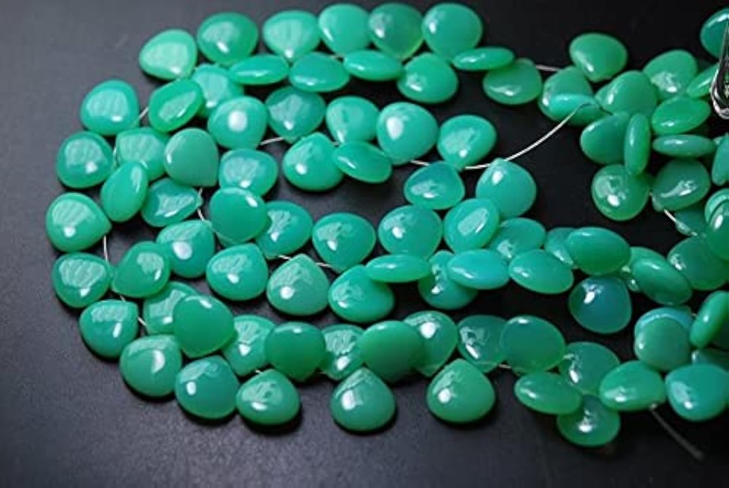 Chrysoprase chalcedony smooth heart pour fabriquer vos bijoux d'été