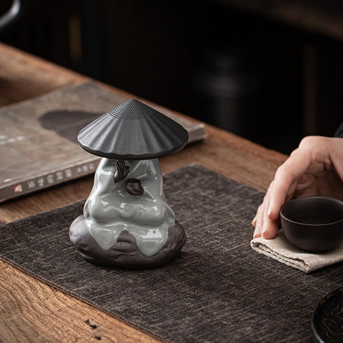 Filtro Tè Multifunzionale Design Classico Infusore in Ceramica Nero Statua Buddha Staccabile e Infusione Tè Sfuso per Decorazioni Casa