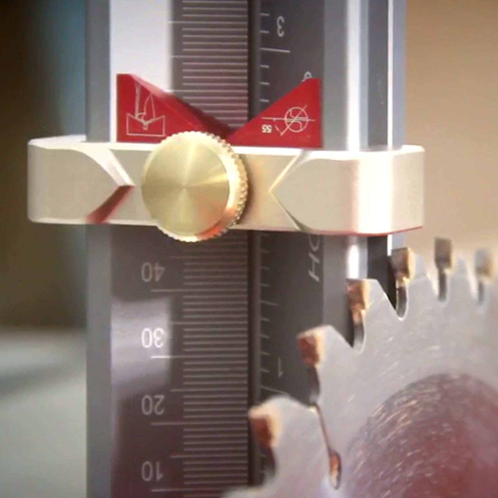 Outil de menuisier multifonctionnel en aluminium Outil de mesure de précision pour le positionnement précis et la mesure des angles de perçage professionnel