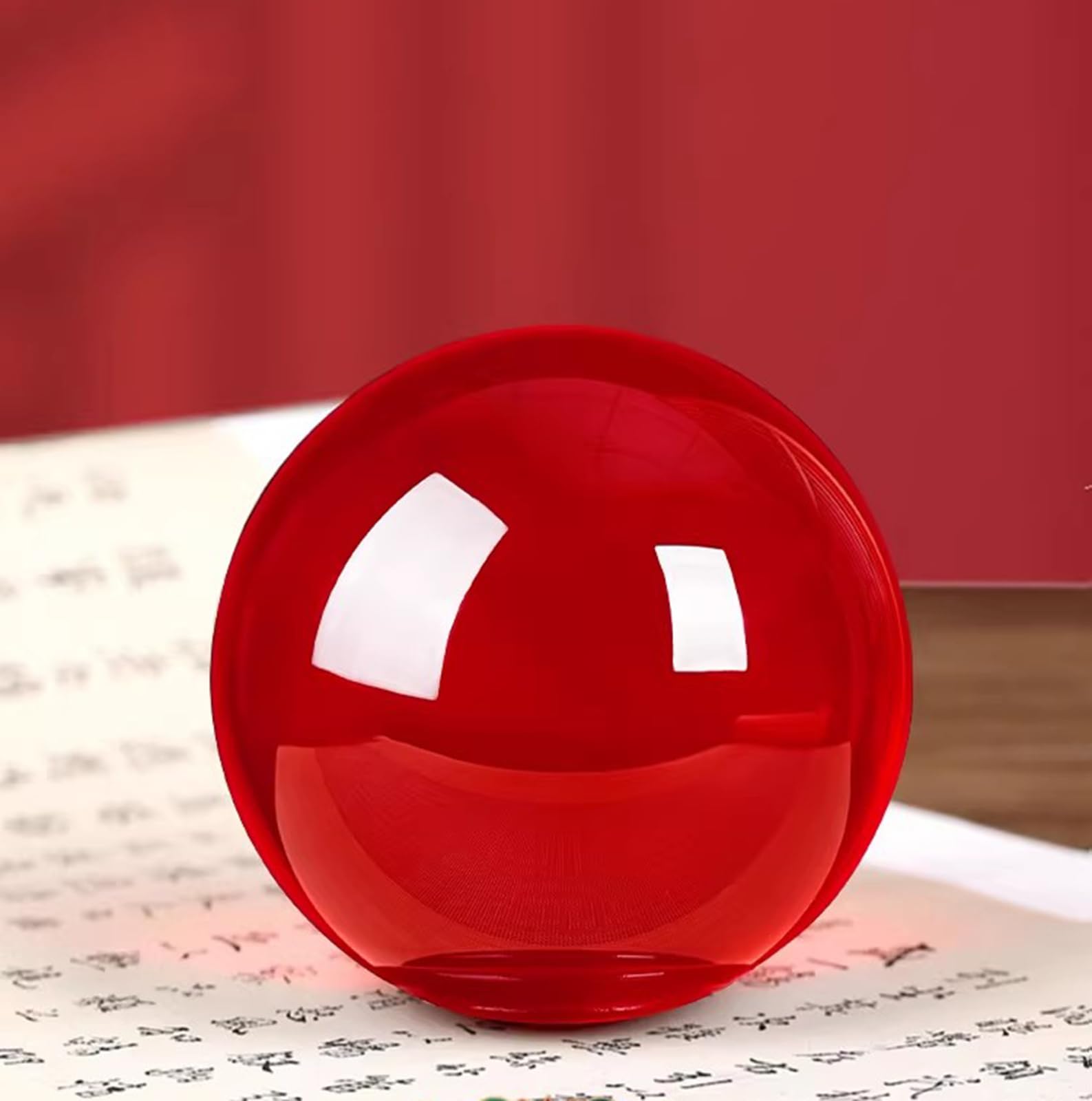 Figurka w kształcie czerwonej kryształowej kuli, magiczna szklana kula Feng Shui z drewnianym stojakiem, dekoracyjna kula do fotografii lensball, wróżka, czary,3.14"(8cm)
