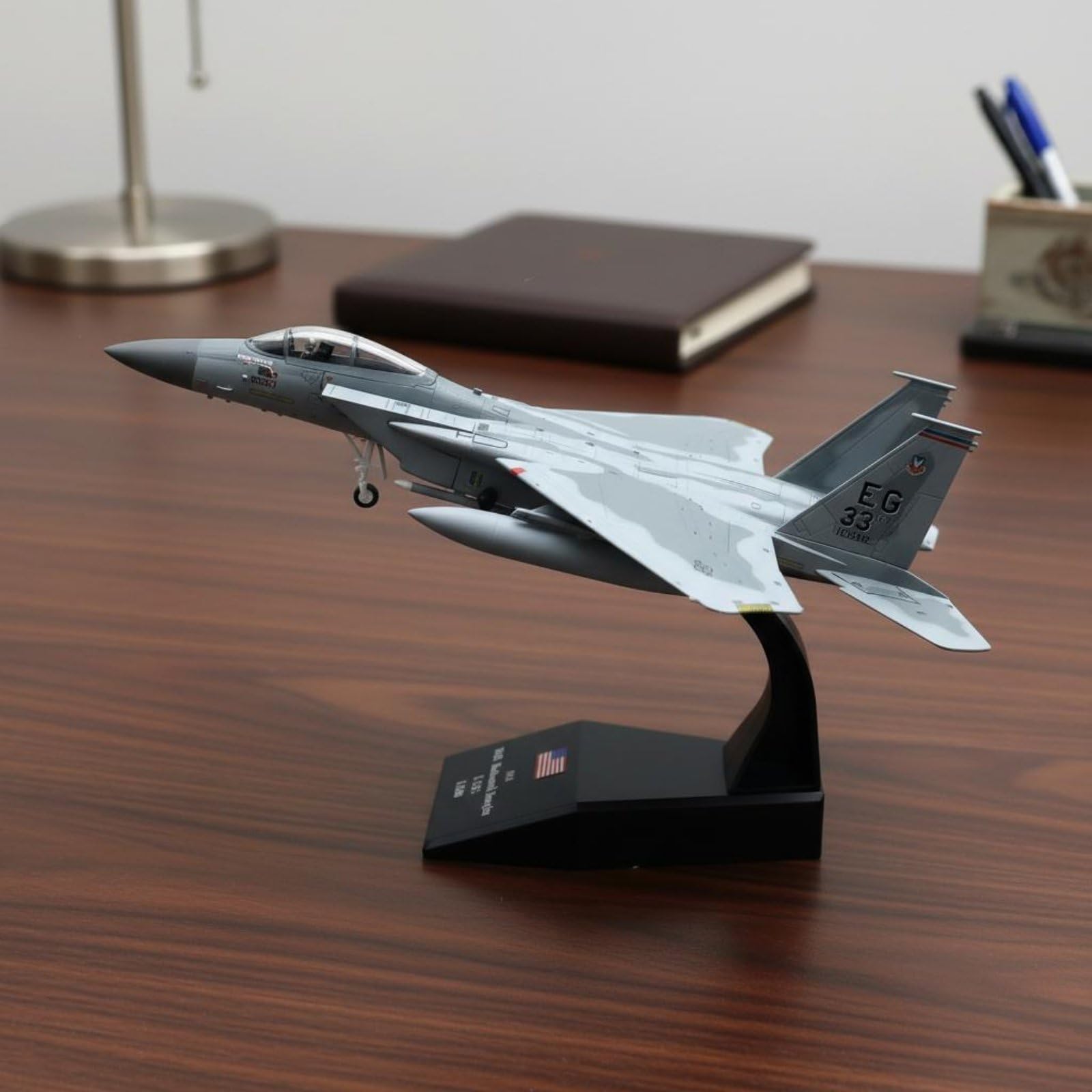 Modello Aereo F 15C da Caccia Aereo da Collezione Aeromodello Struttura in Lega con Base per Posizione Dinamica Adatto per Scrivania Vetrina Studio