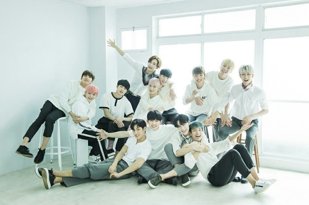 "pledis Seventeen [17 CARATI] 1° Mini Album CD+Poster+Cartolina Fotografica 13p+Numero di TRACCIATURA K-Pop SIGILLATO