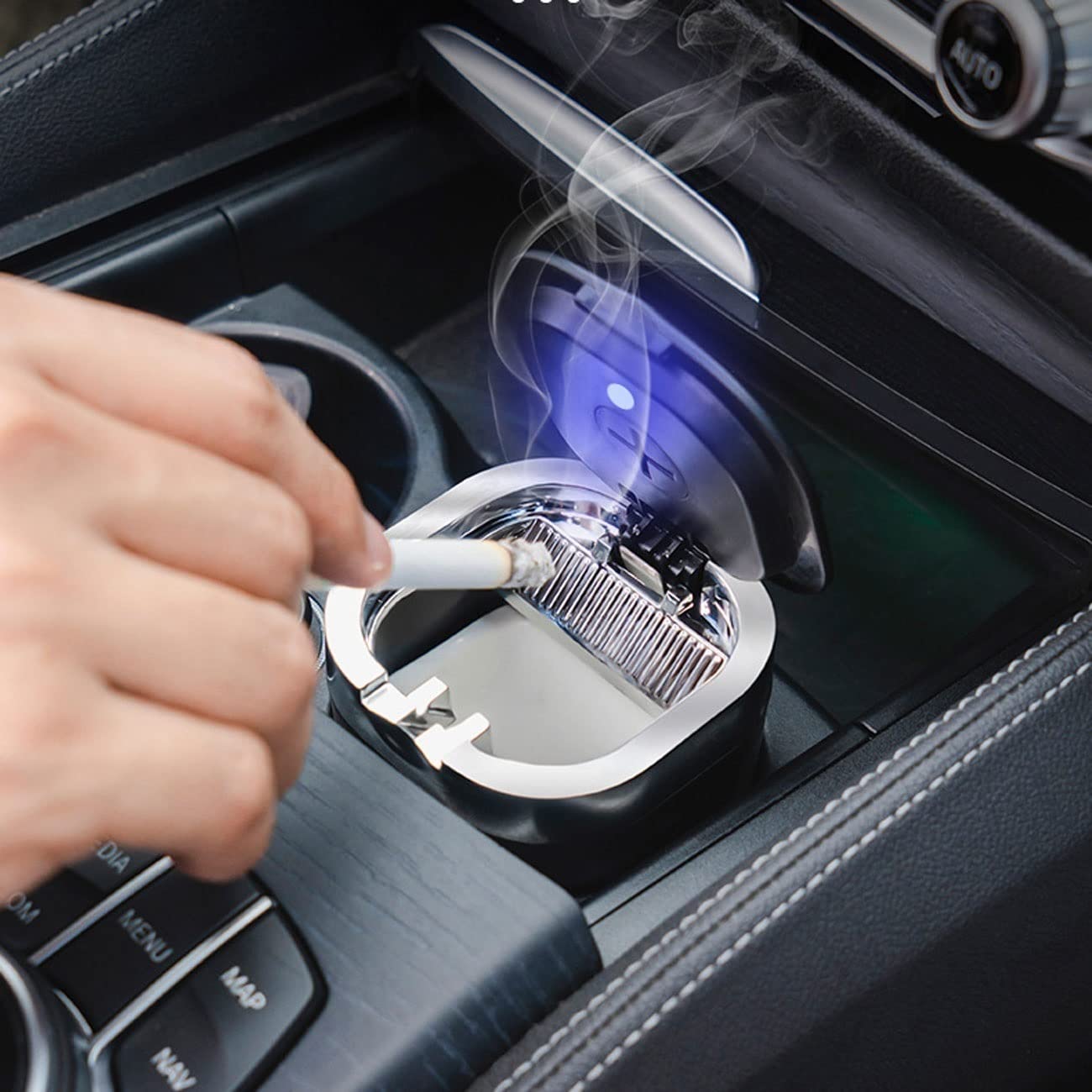 Cendrier de voiture multifonction avec lumière LED, facile à démonter et à nettoyer, parfait pour la décoration intérieure de voiture, design compact pour plus de commodité