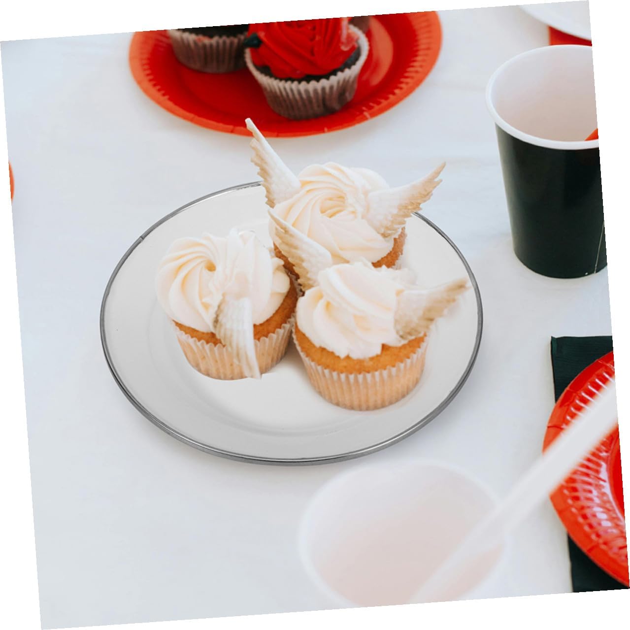 PRETYZOOM 4pcs 22cm White Thickened Vintage Enamelware Appetizer Plates Small Serving Tray for Snacks Fruit Kitchen Dinnerware