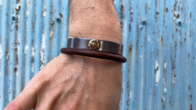 Amazon | [ゴロクロ] ブレスレット レザー 【革 バングル 】 メンズ