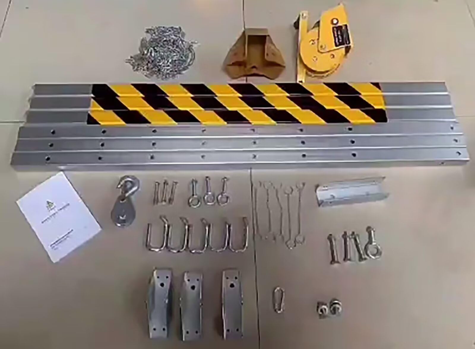 Treppiede di salvataggio da 1200 libbre, kit treppiede per spazi confinati con fune metallica da 30 m, facile da montare, treppiede di salvataggio in lega di alluminio per testa di pozzo fognario