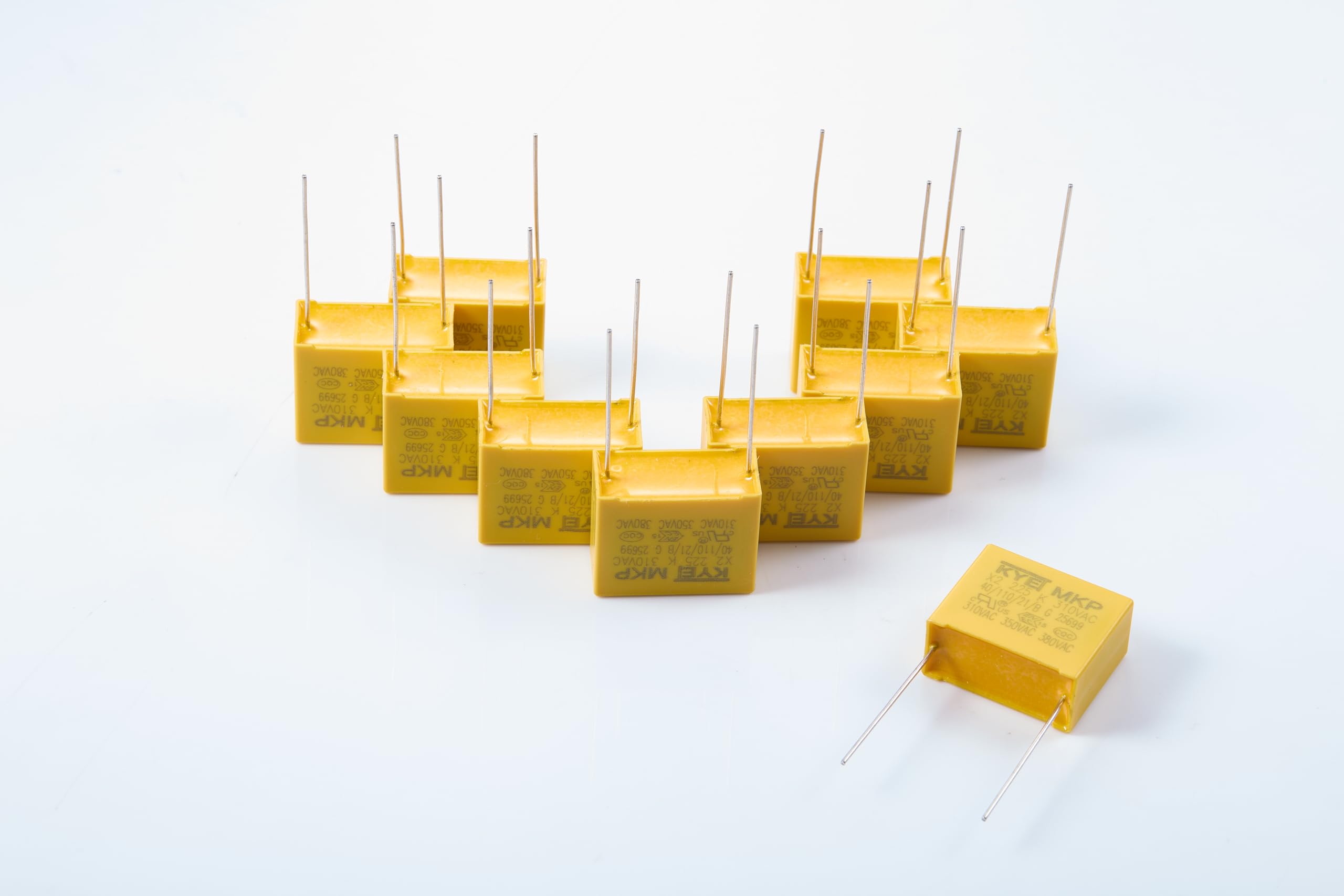 Amazon.co.jp: Chanzon 50pcs X2 安全コンデンサ 0.001uF-0.1uF MKP