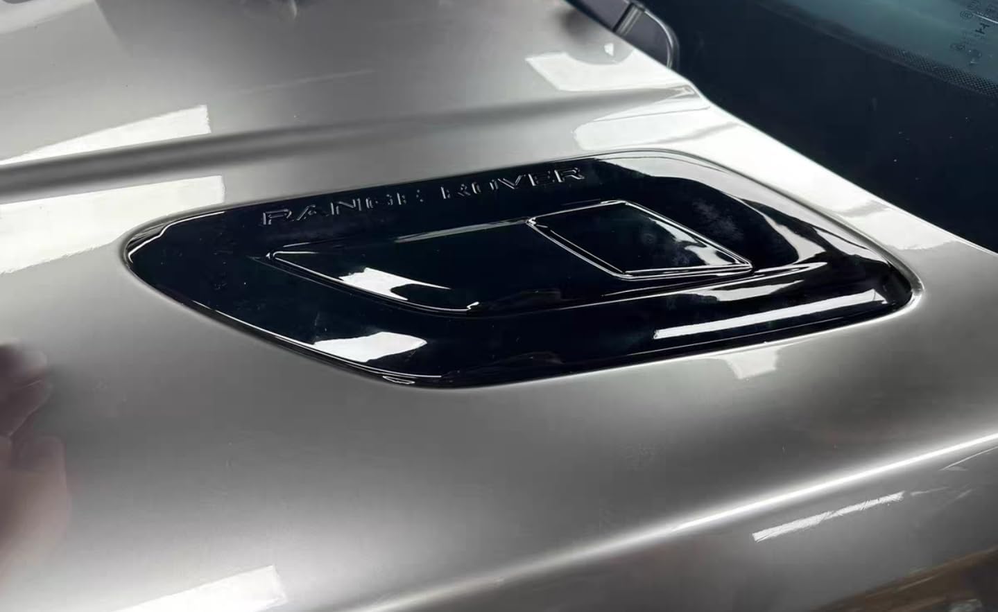 2PCS Front Hood Vent Trim Covers Fits for Range Rover Sport L494 2018-2022 Glossy Black