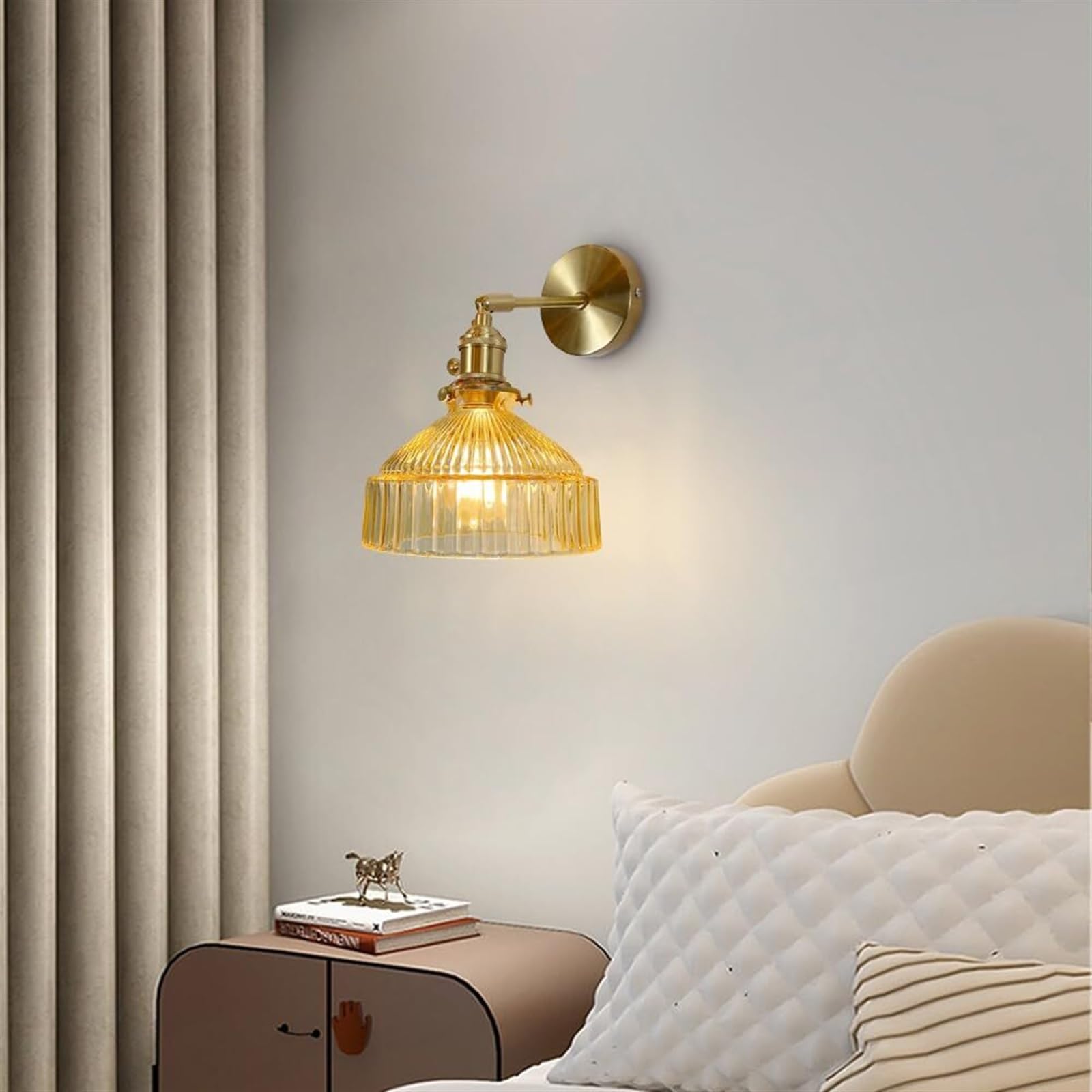 Applique da Parete Vintage a 1 Luce con Paralume in Vetro a Strisce, Lampada da Parete in Ottone Regolabile a 180 Gradi, Lampada da Parete per Interni cablata con Interruttore per Comodino, camer