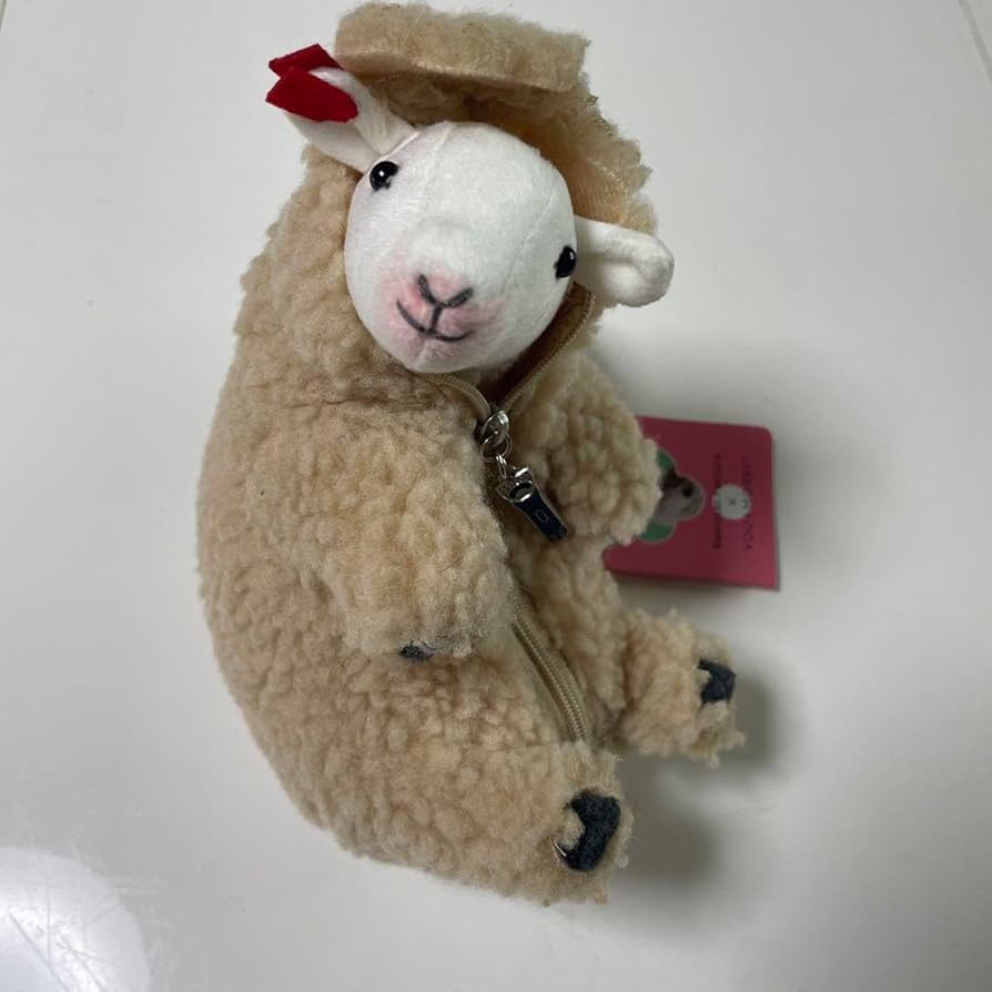 ひつじの毛を使ったぬいぐるみ(定価2,415円)&女の子のオブジェ2点 ひつじの毛を使ったぬいぐるみ(定価2,415円)&女の子のオブジェ2点