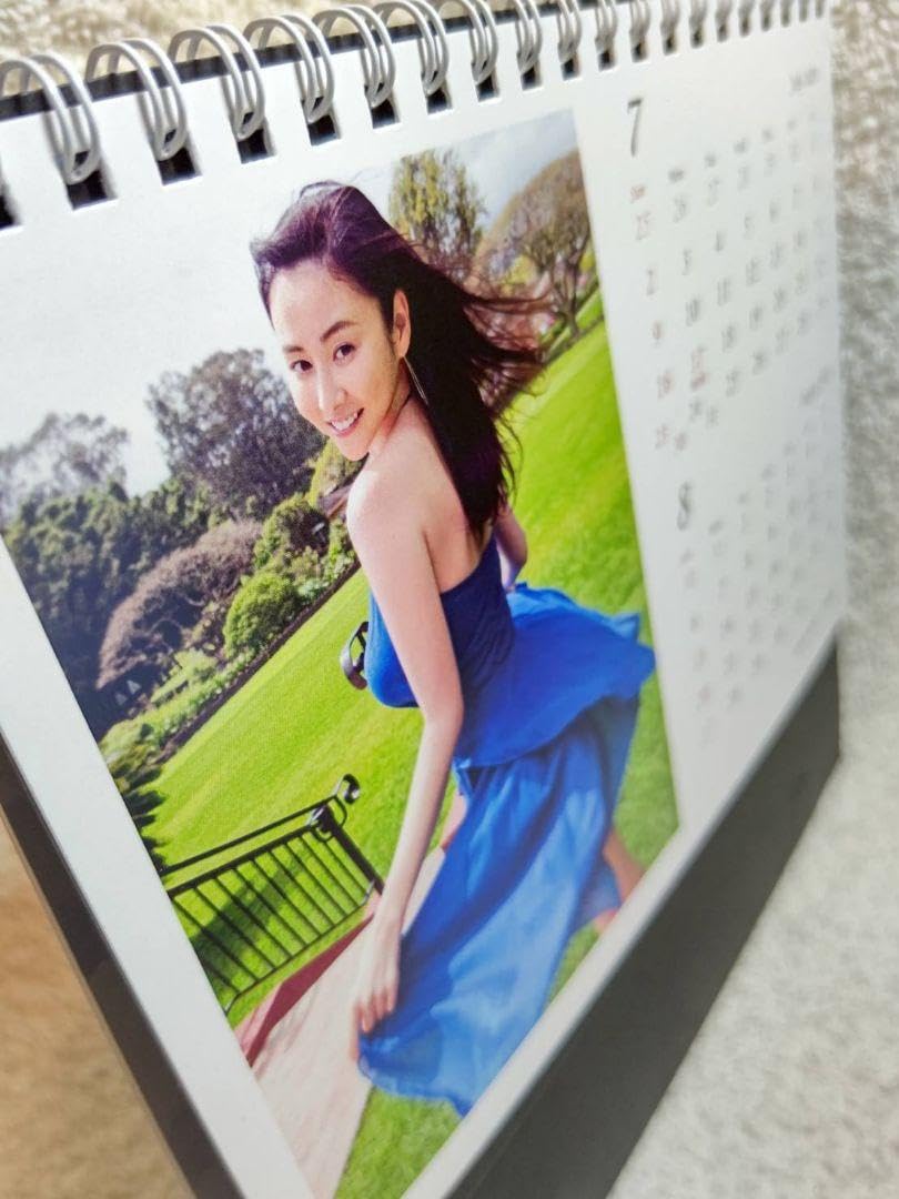 未使用品 佐々木心音さん 直筆サイン 2023年&2024年壁掛けカレンダー 未使用品 佐々木心音さん 直筆サイン 2023年&2024年壁掛けカレンダー