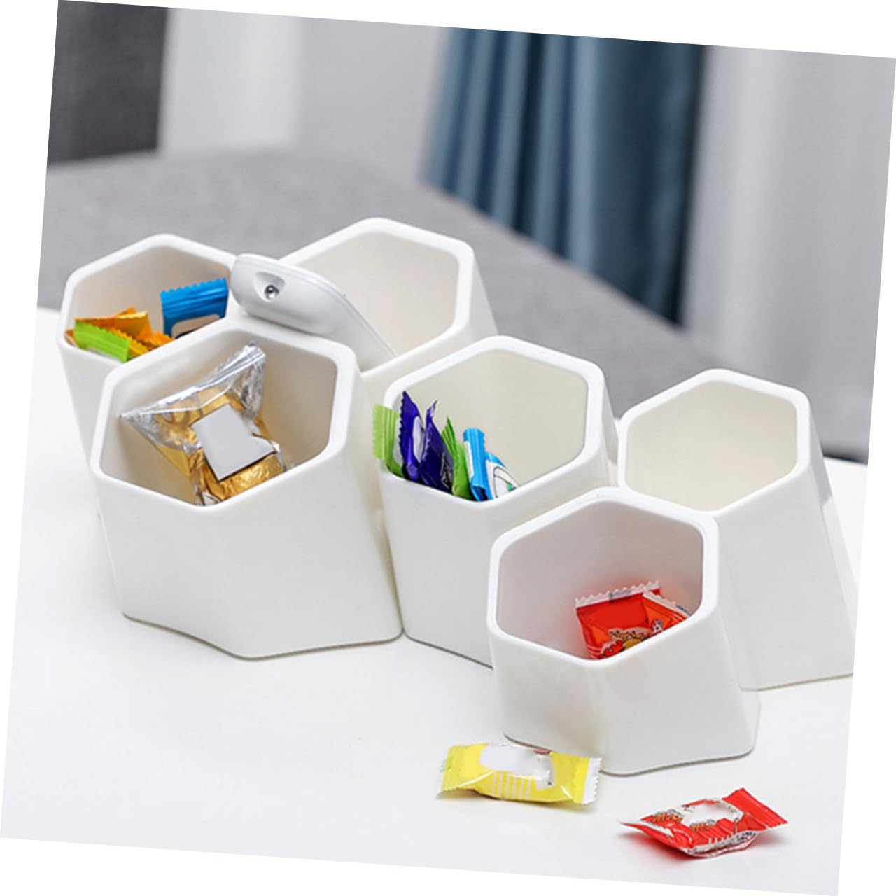Contenitore per Penne Creativo Multifunzione da Parete da Scrivania in Plastica Bianca, Organizzatore Portapenne per Studenti e Ufficio, Supporto da Tavolo Versatile