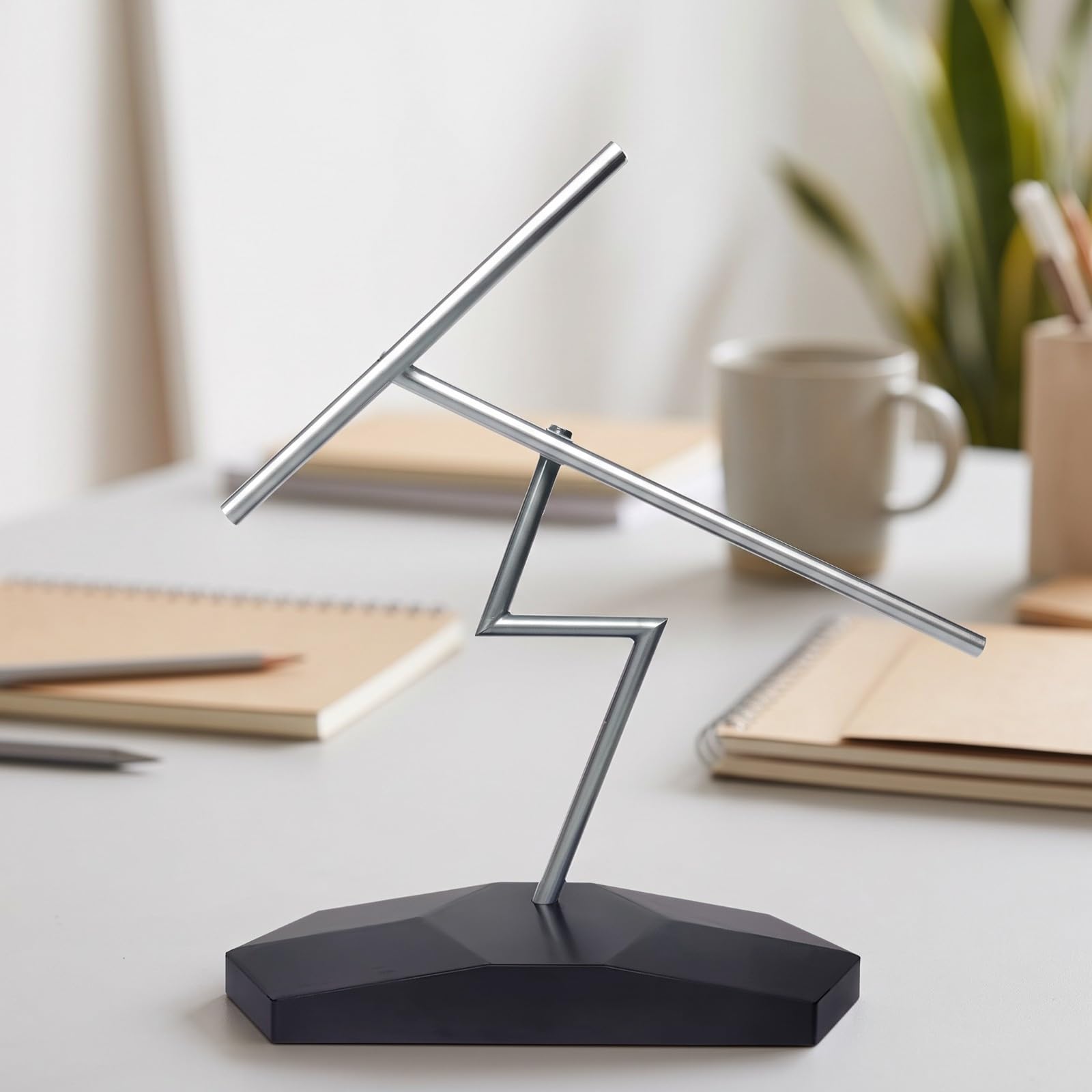 F Fityle Oscilante Decorativo con Base Cinético, Negro