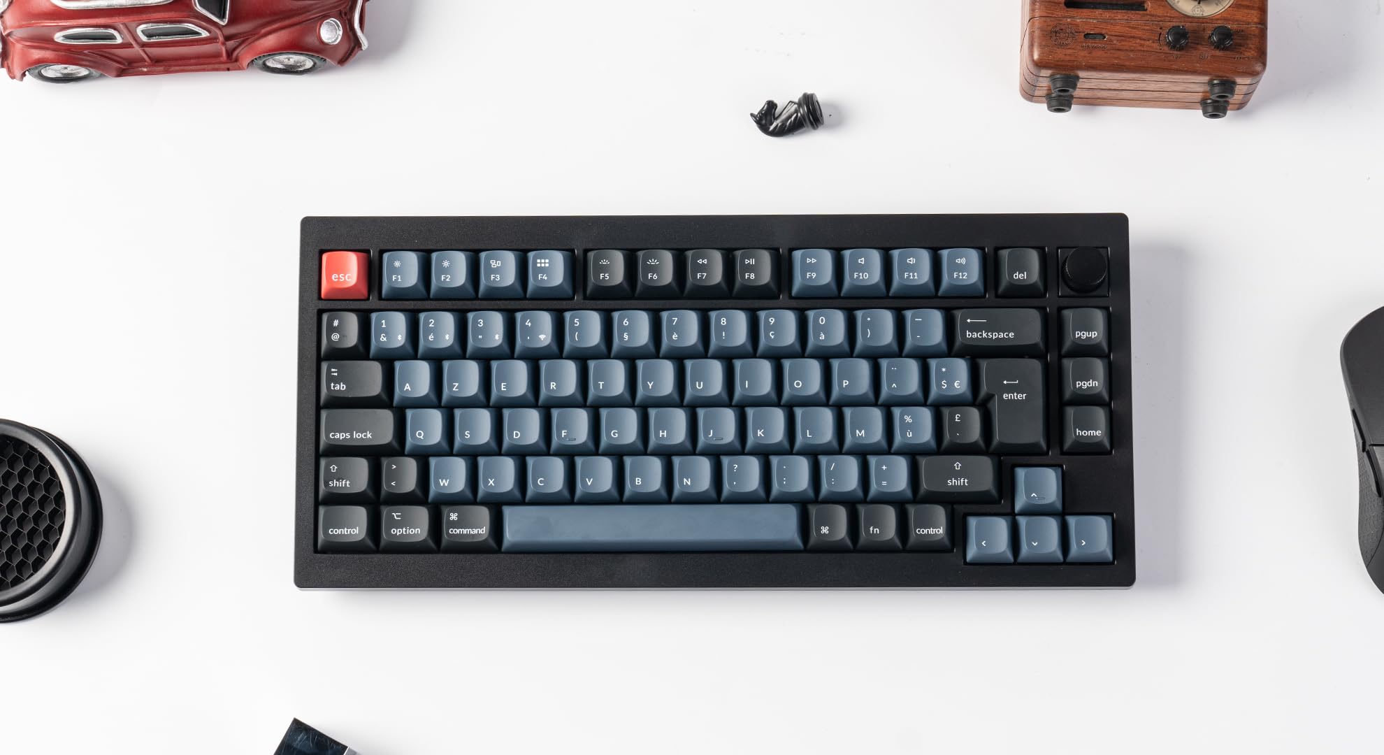 Keychron V1 Max 75% Mise en Page Clavier Mécanique sans Fil Personnalisé, 2.4GHz Bluetooth Cable Connection QMK/VIA Programmable, Hot-swap Gateron Jupiter Rouge Switch pour Mac/Windows/Linux FR Layout