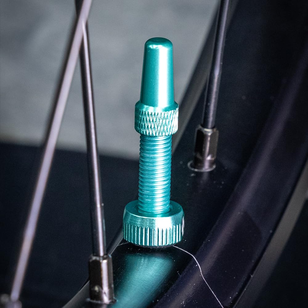 Valves tubeless Muc-Off V2 orange (paire) - Roue et pneu vélo sur La