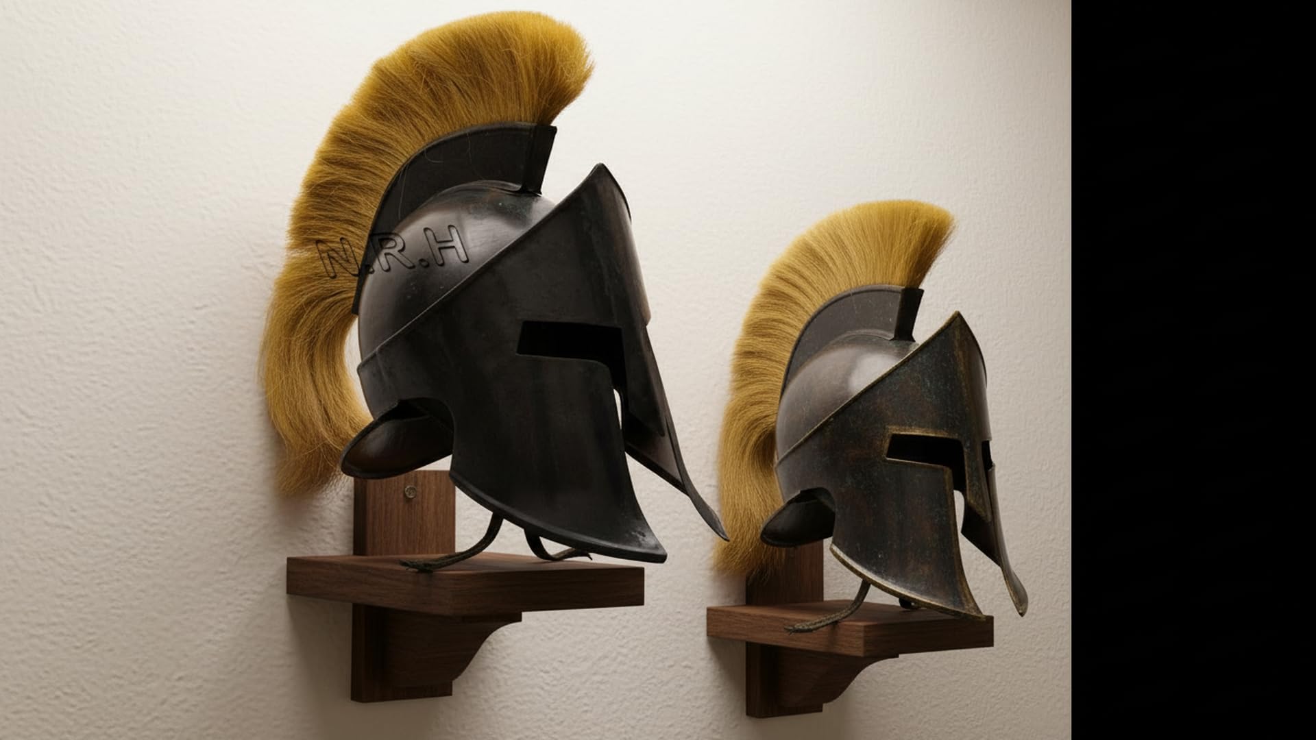 Nautical Replica Hub Griechischer Spartaner-Helm, schwarzes Finish mit gelber Feder für LARP, Cosplay, Renaissance-Messen, Halloween und historische Nachstellungen