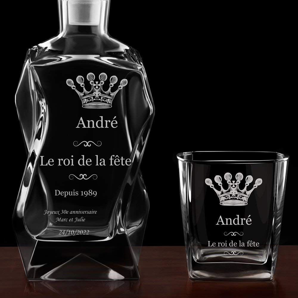 Maverton Décanteur gravé avec 2/4 / 6 verres à Whisky, Ensemble de Carafe avec verres, Whiskey Decanter, Cadeau pour chaque homme - avec personnalisation - Roi