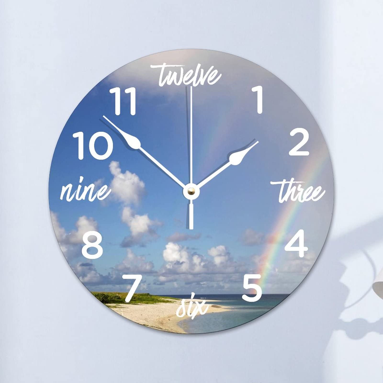 Horloge murale plage arc-en-ciel 38 cm, l'alliance du design coloré et du silence absolu.