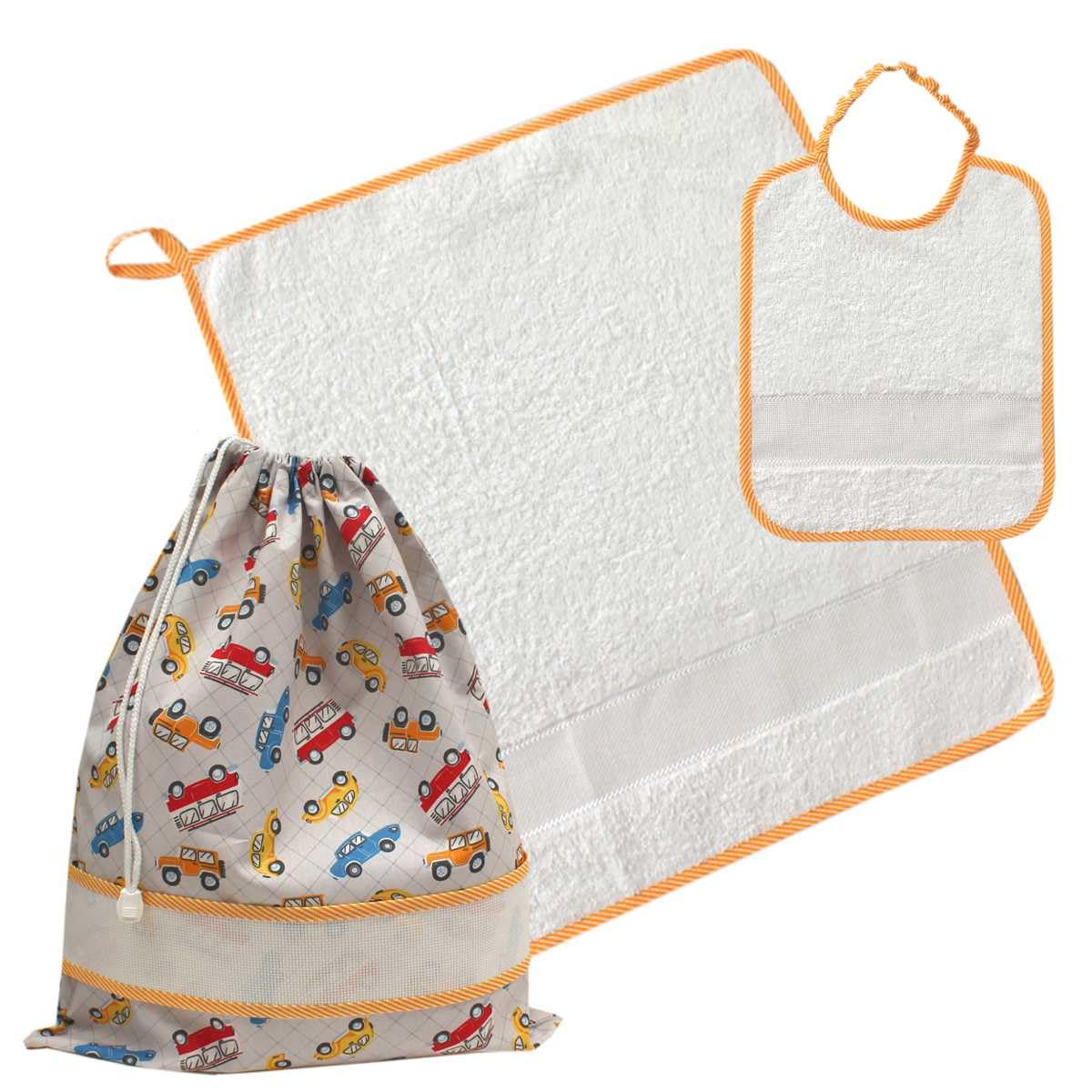 La Chiocciolina Set Asilo da ricamare a Punto Croce, Tre Pezzi: Sacchetto, Salvietta e Bavaglia, Coordinato Asilo in Spugna Bianca con Tela Aida, Fantasia Macchinine