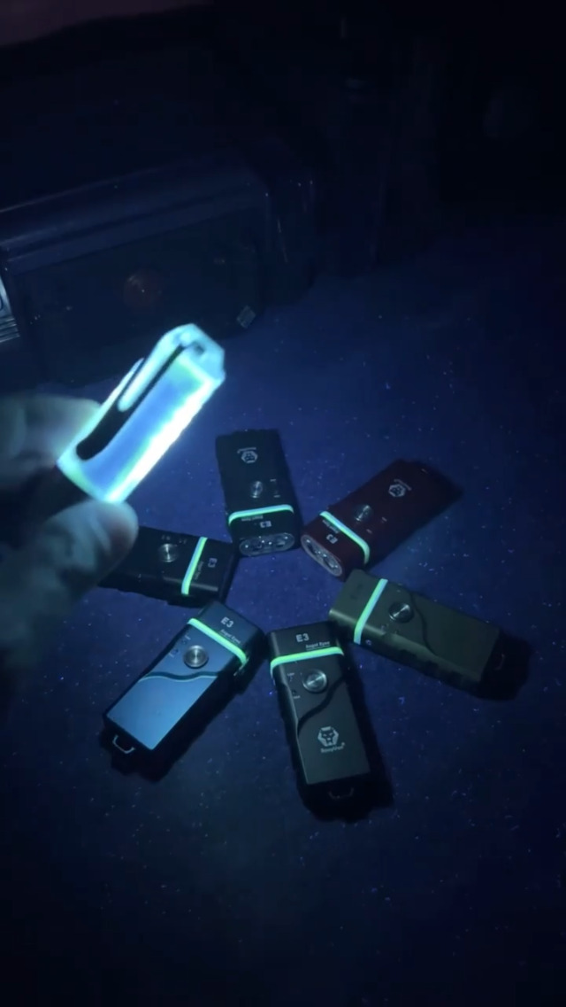 Amazon.com: RovyVon E3 Plus Keychain Flashlight 700 Lumen Dual