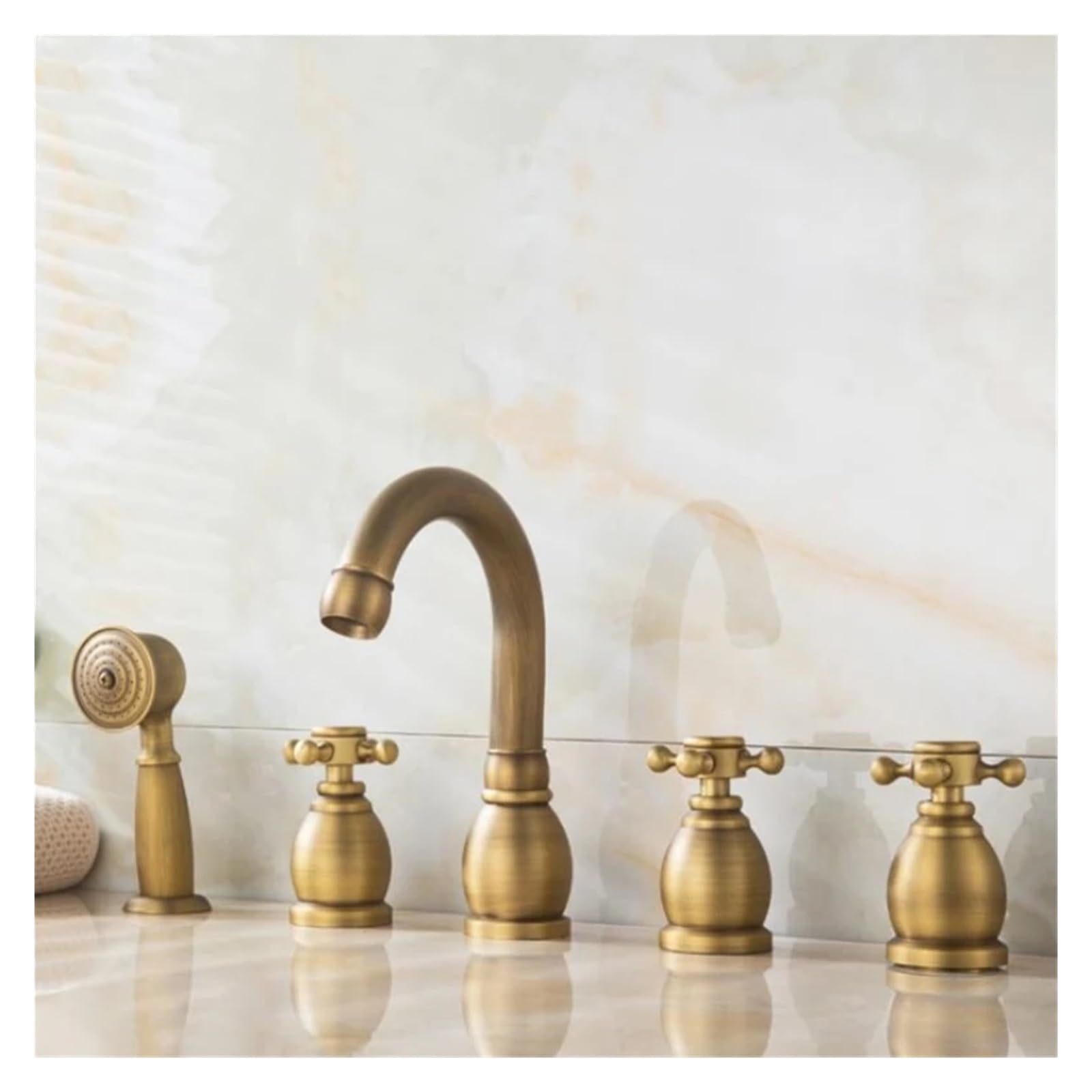 Robinet de lavabo en cinq pièces ravivant les souvenirs de bains d'autrefois