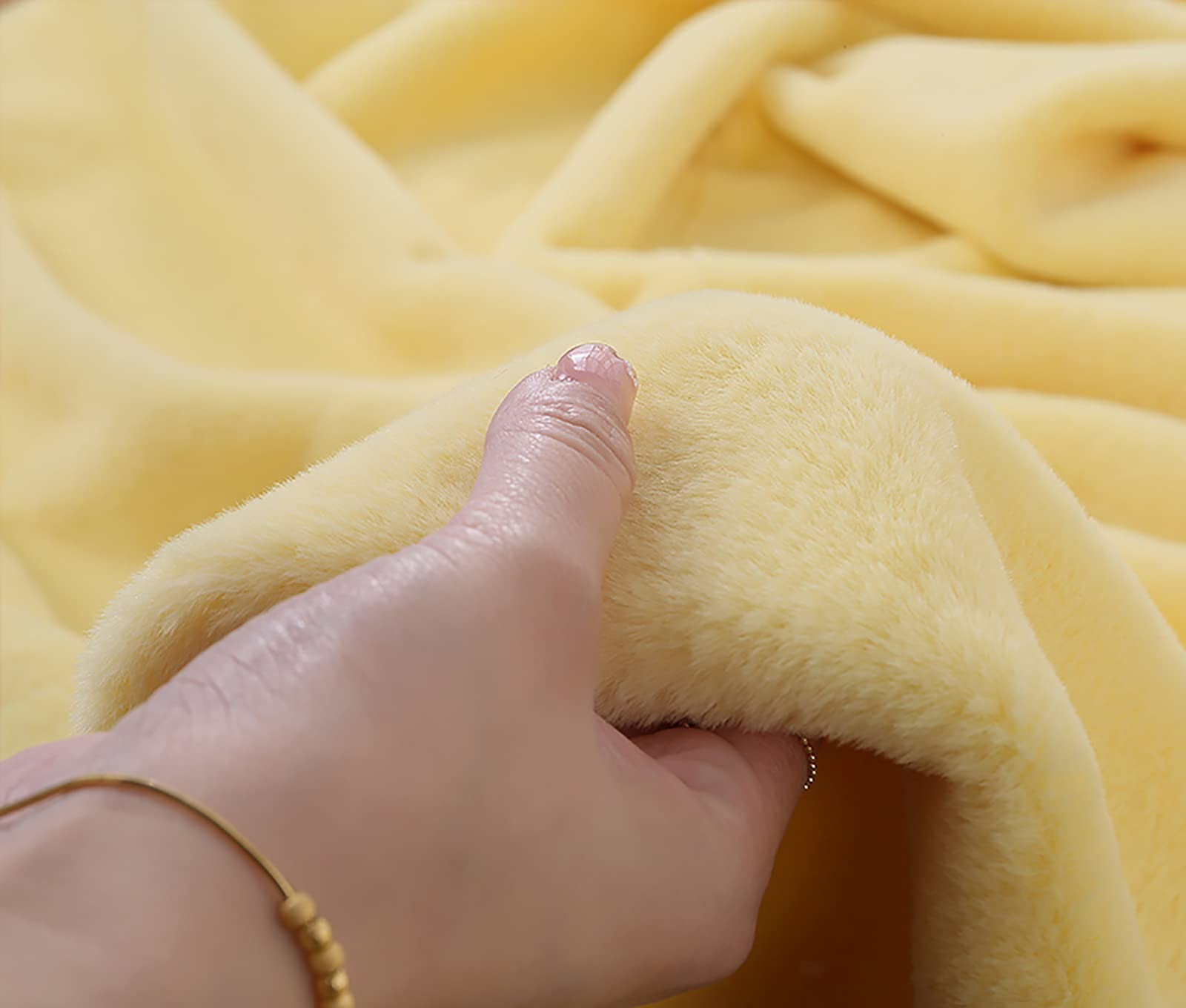 Krótki pluszowy aksamitny materiał do produkcji zabawek miękkie sztuczne futro tkanina do majsterkowania kostiumy do szycia DIY, podkładki na siedzenia (rozmiar 1,6 m * 10 m)