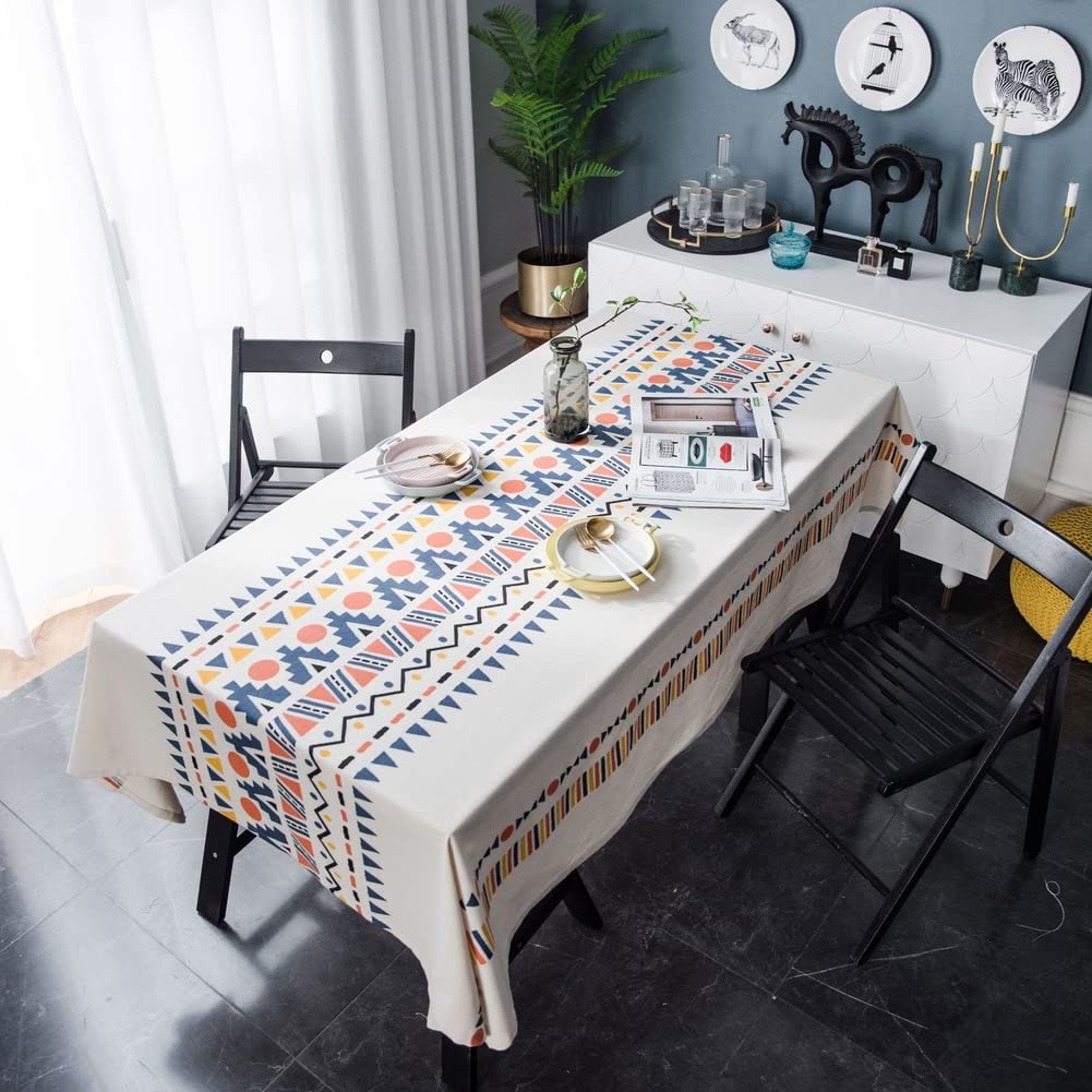 Nappe imprimée multicolore géométrique anti-taches pour repas de famille