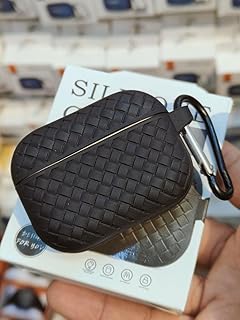 جراب سيليكون منقوش بتصميم مضفر لحافظة الشحن – متوافق مع AirPods Pro، مزود بخطاف معدني لون اسود