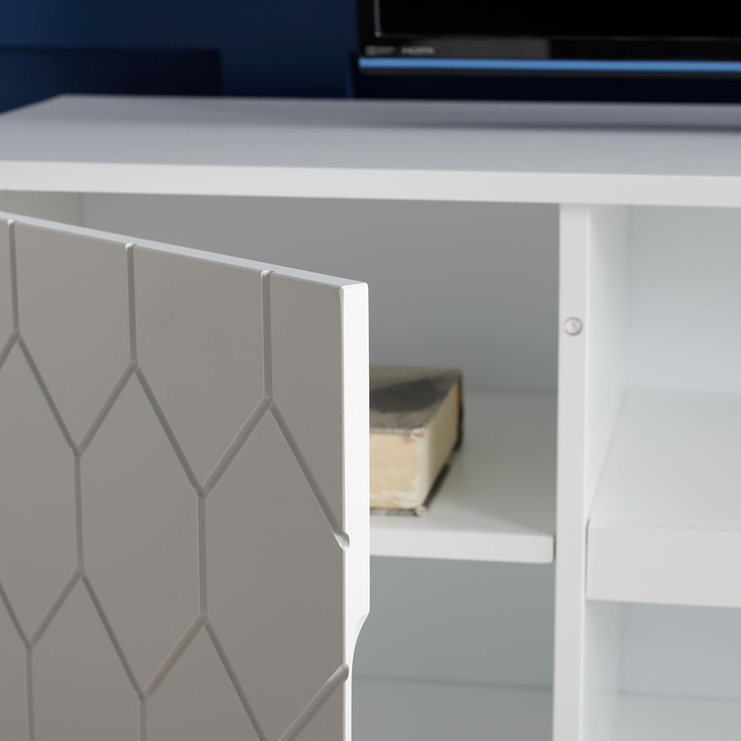 SAFAVIEH Kit TV Stand for up to 60" Flatscreen – White & Gold, 2 Doors with Interior Storage, 2 Open Shelves, Entertainment Media Console (MED5013A)