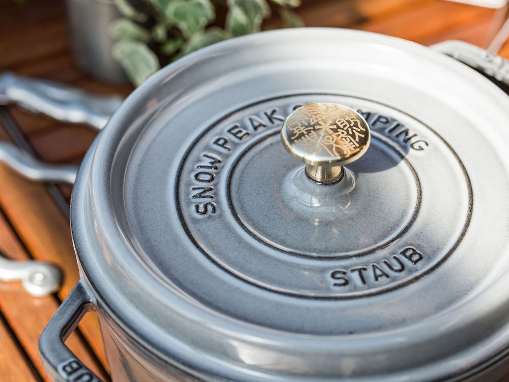 staub ストウブラウンド スノーピーク peak 22cm staub ストウブラウンド スノーピーク peak 22cm Cocottes