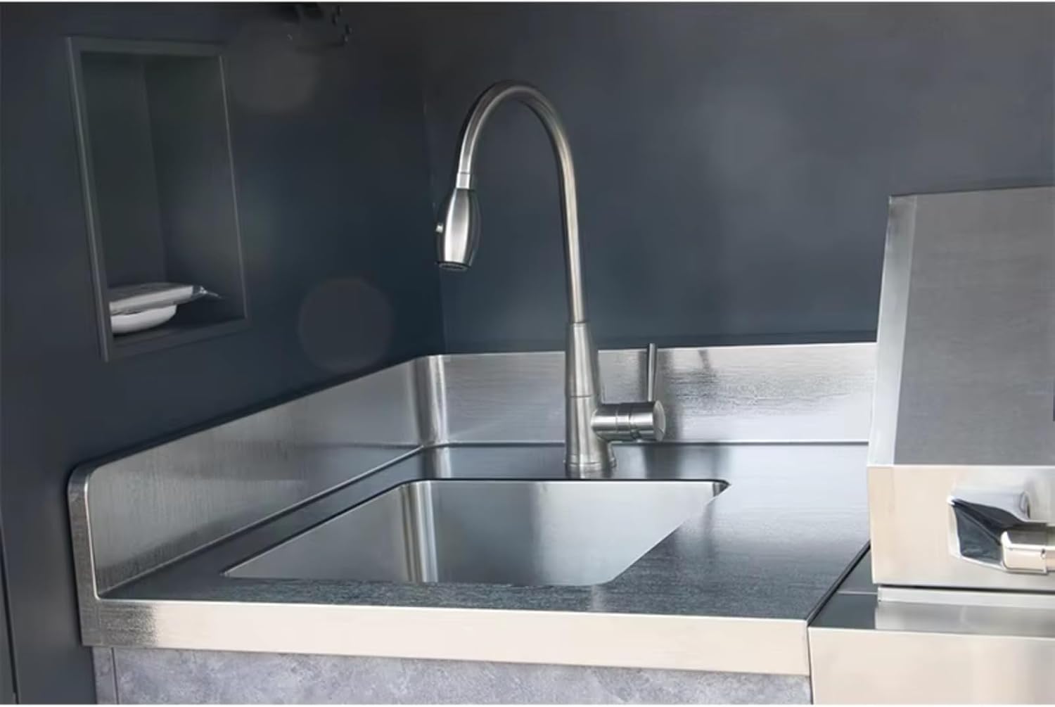 Mobile Outdoor Kitchen Pod with Grills Sinks Oven and Refrigerator, Custom Cabinets Outdoor Kitchen Island for BBQ Garden Patio Party