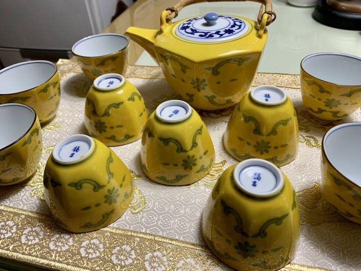 Amazon.co.jp: 橘吉 たち吉 黄交趾 湯呑み 急須 茶器 セット D : おもちゃ