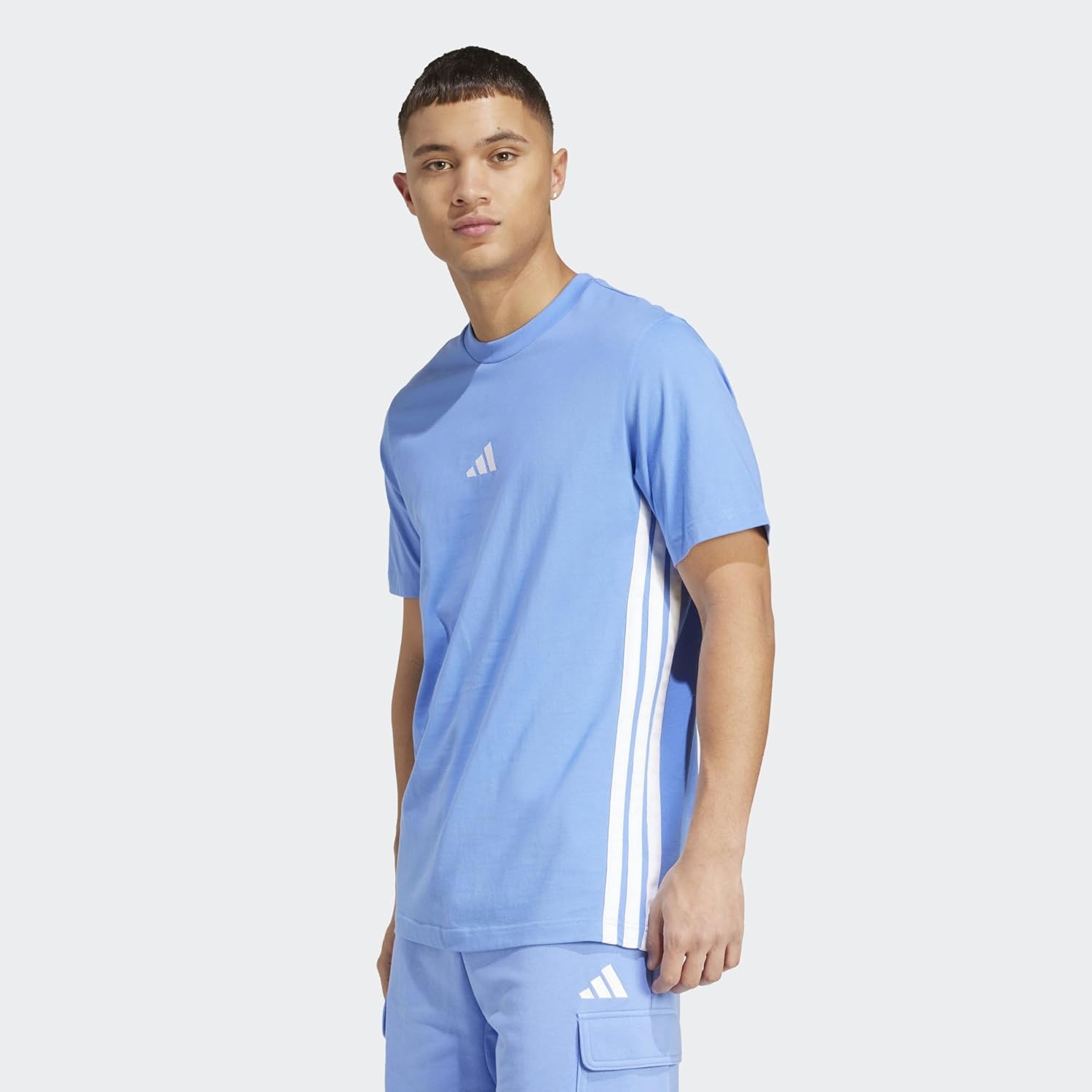 المتطور - تي شيرت اسنشيالز من قماش جيرسي بطبعة ثلاث خطوط للرجا... - view 2