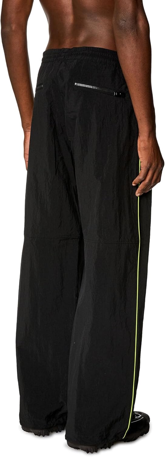 新品 DIESEL P-GOLD-TECH ナイロン パンツ ブラック 44 DIESEL（ディーゼル）の「メンズ パンツ P-GOLD-TECH（その他パンツ