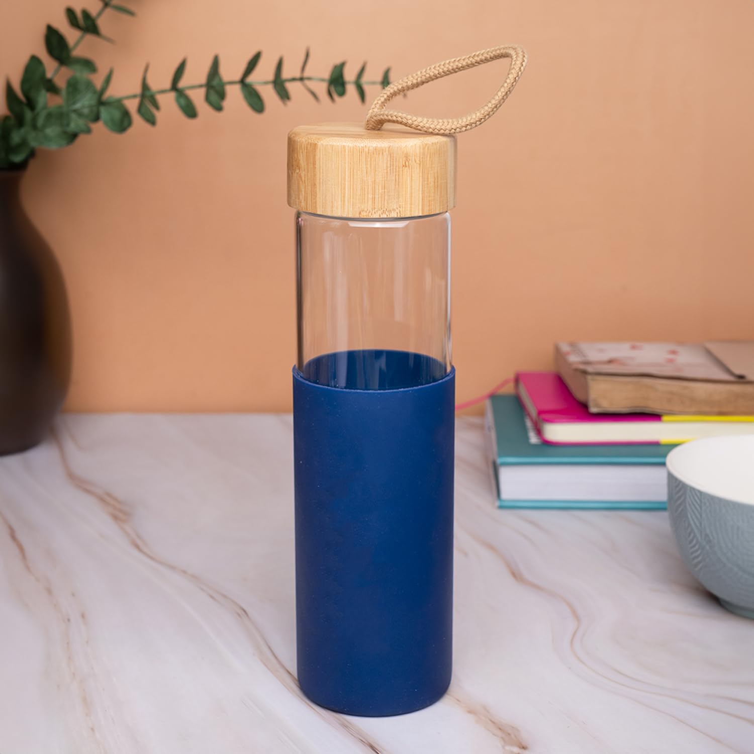 Market99 Borosilicate Glass Bottle with Blue Silicone Sleeve – 550 ml | Stylish & Durable Tumbler Bottle for Juice, Milk, Soft Drinks & Cold Beverages | Leakproof & Travel-Friendly